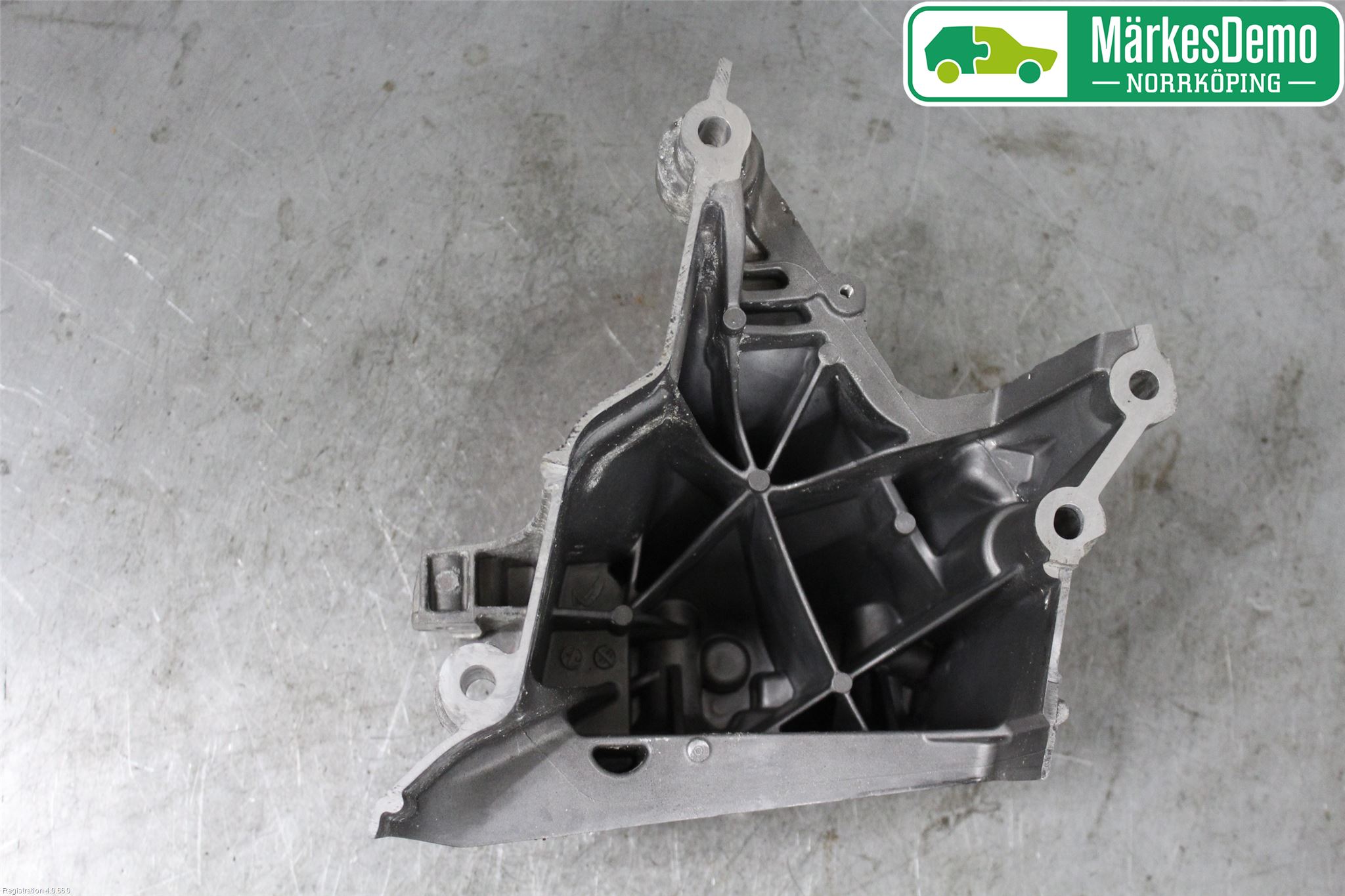 Seat ARONA Motorfäste