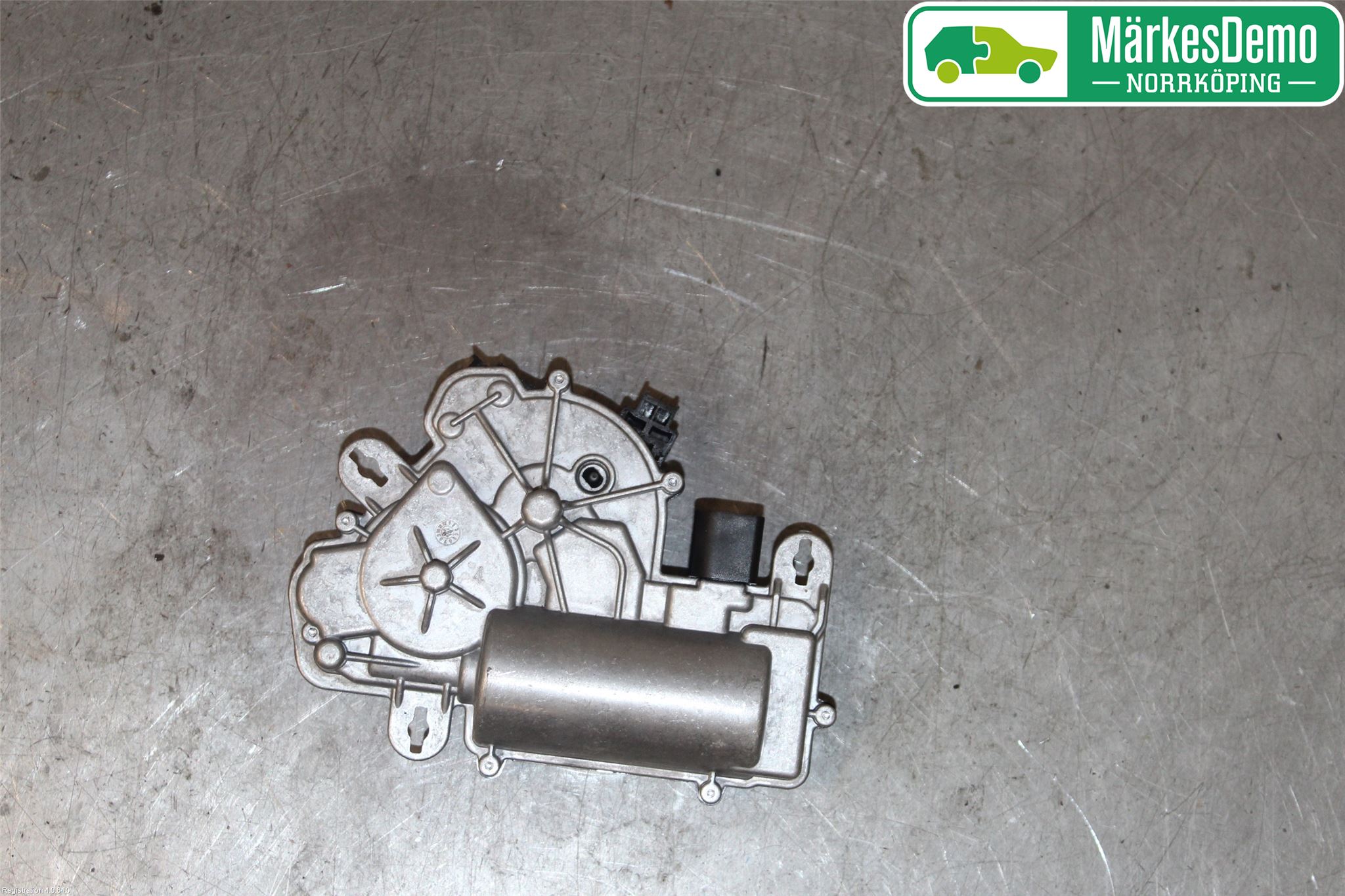 Volkswagen VW PASSAT 15-19 Bakluckeöppnare Automatisk