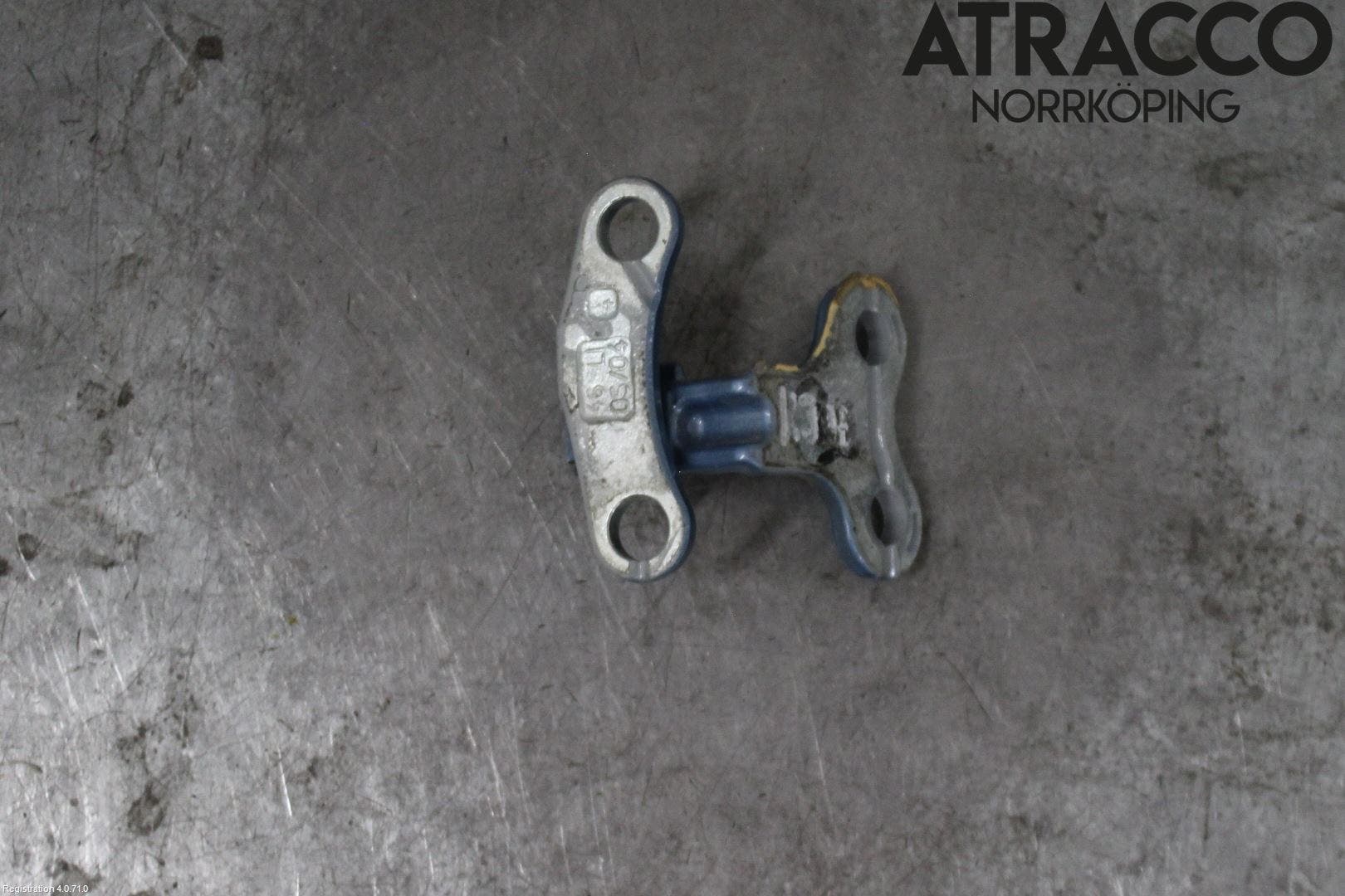 Volvo V50 04-07 Dörrgångjärn