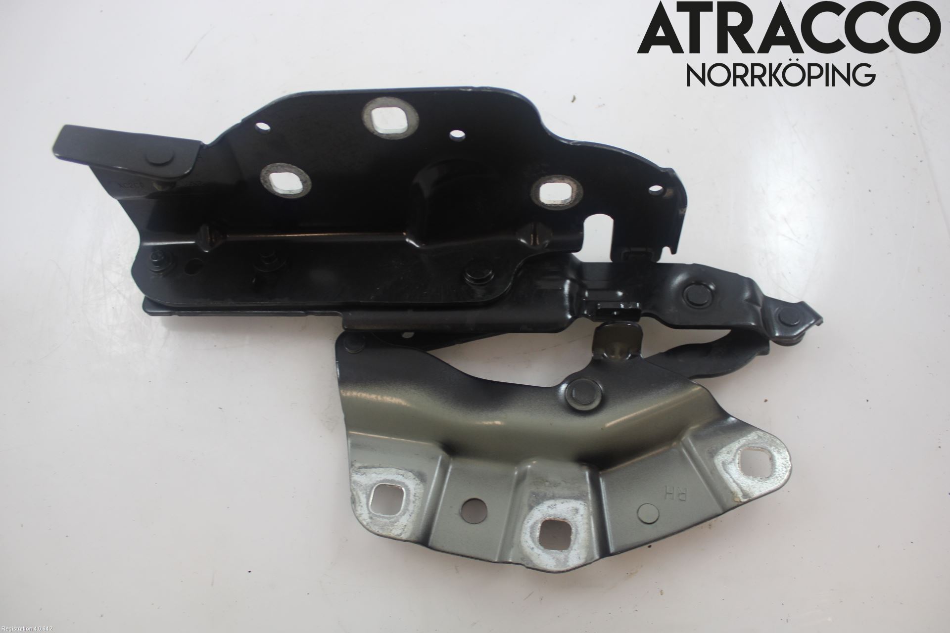 Jaguar I-PACE 18- Huvgångjärn