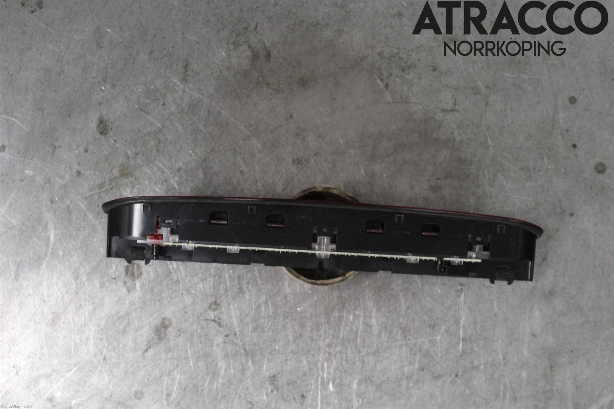 Volkswagen VW POLO VI 18->> Bromsljus Bakruta