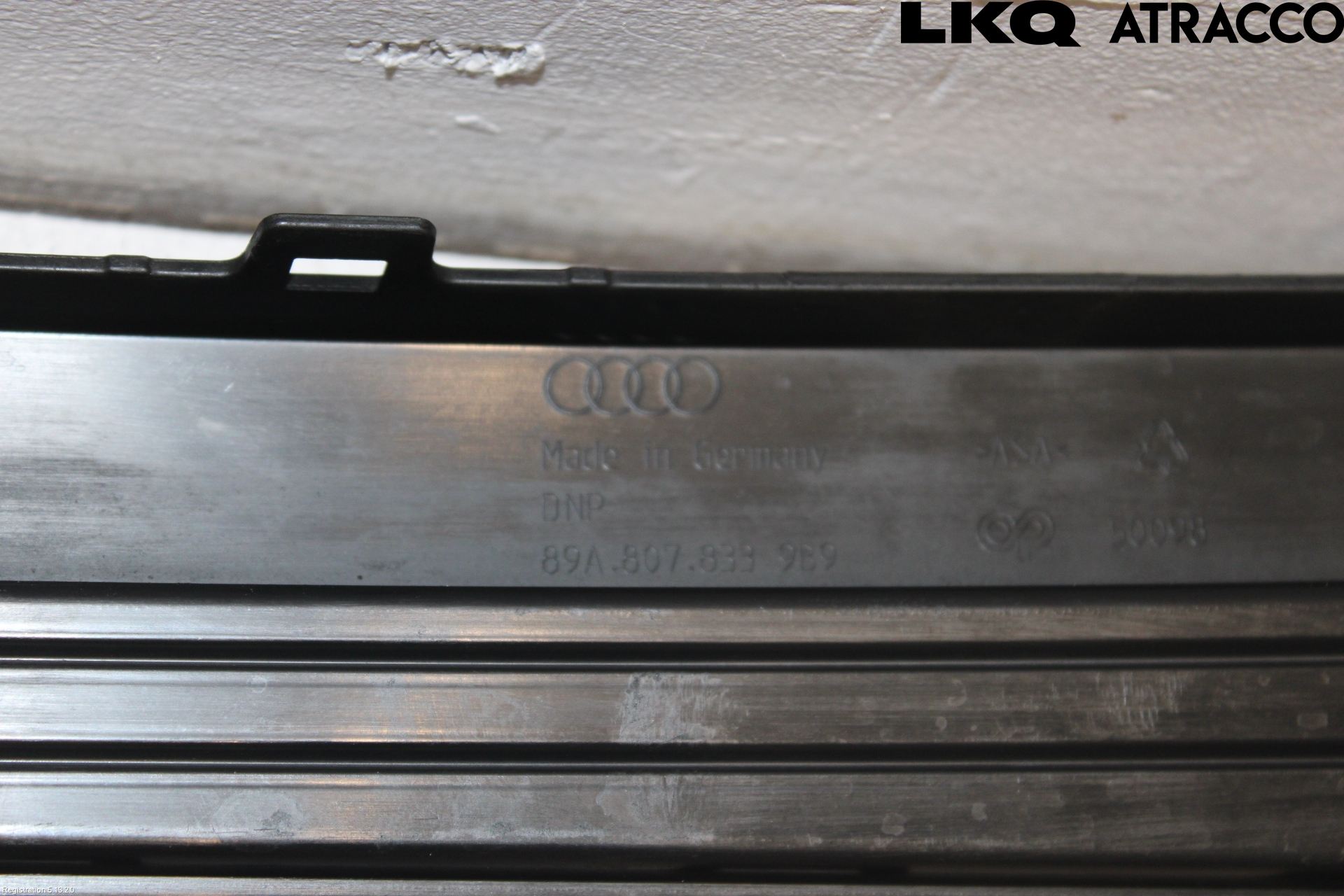 Audi Q4 E-TRON FZ 22- Stötfångardel Bak Mitt