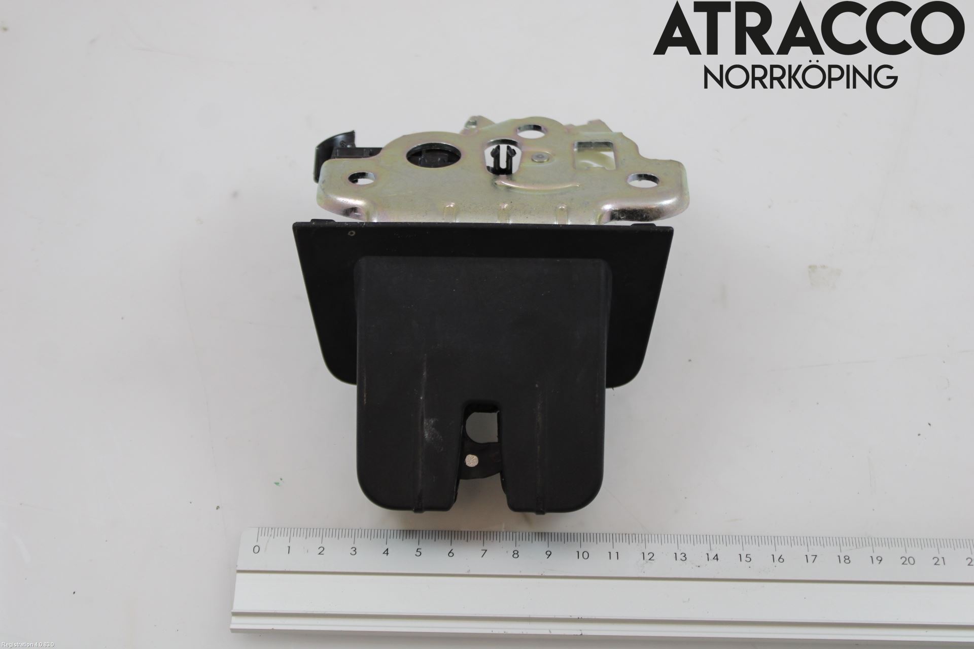 Audi A6 ALLROAD 12-18 Låskista Baklucka