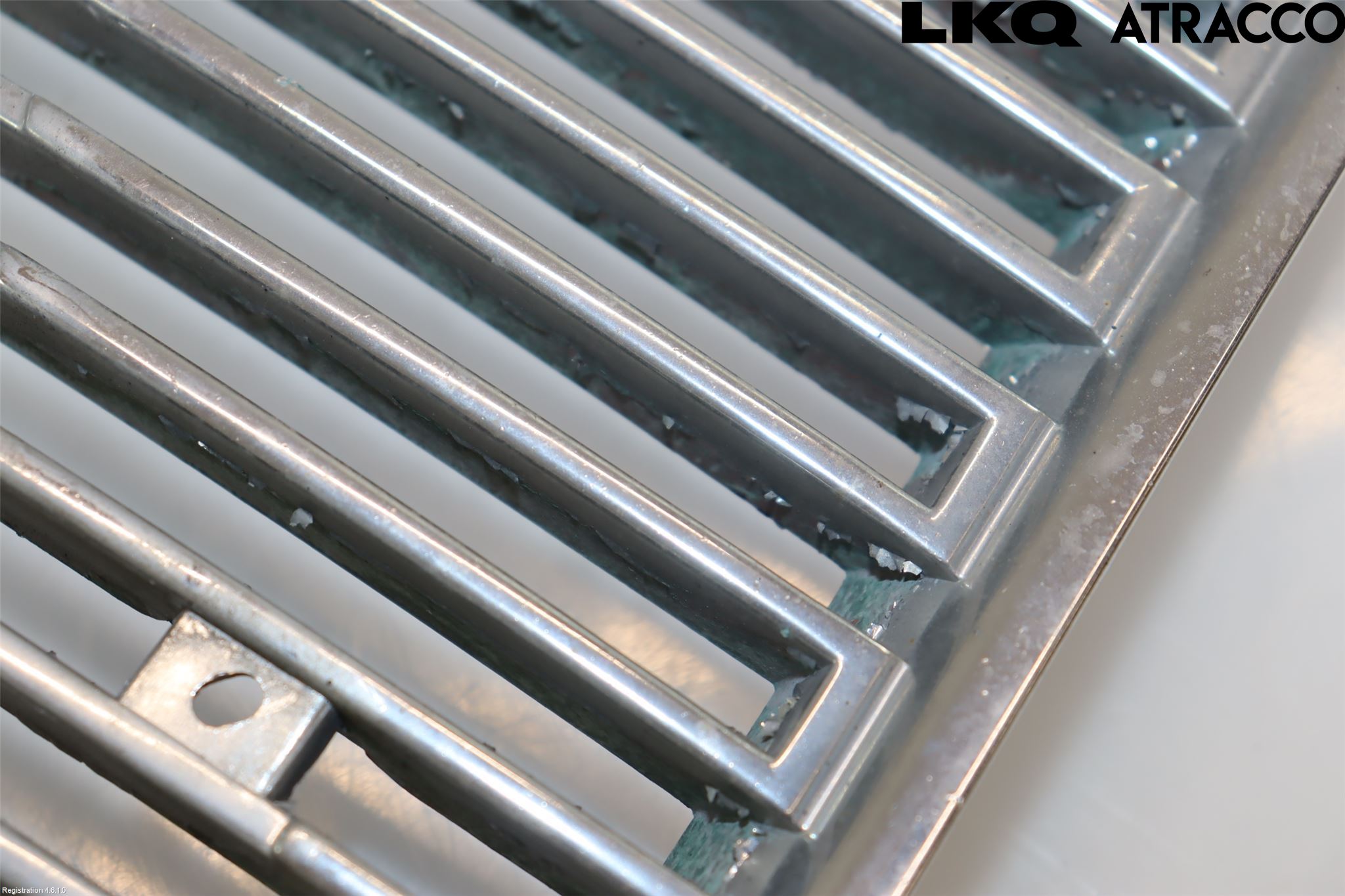 Volvo S70/V70/XC  97-00 Grill Komp
