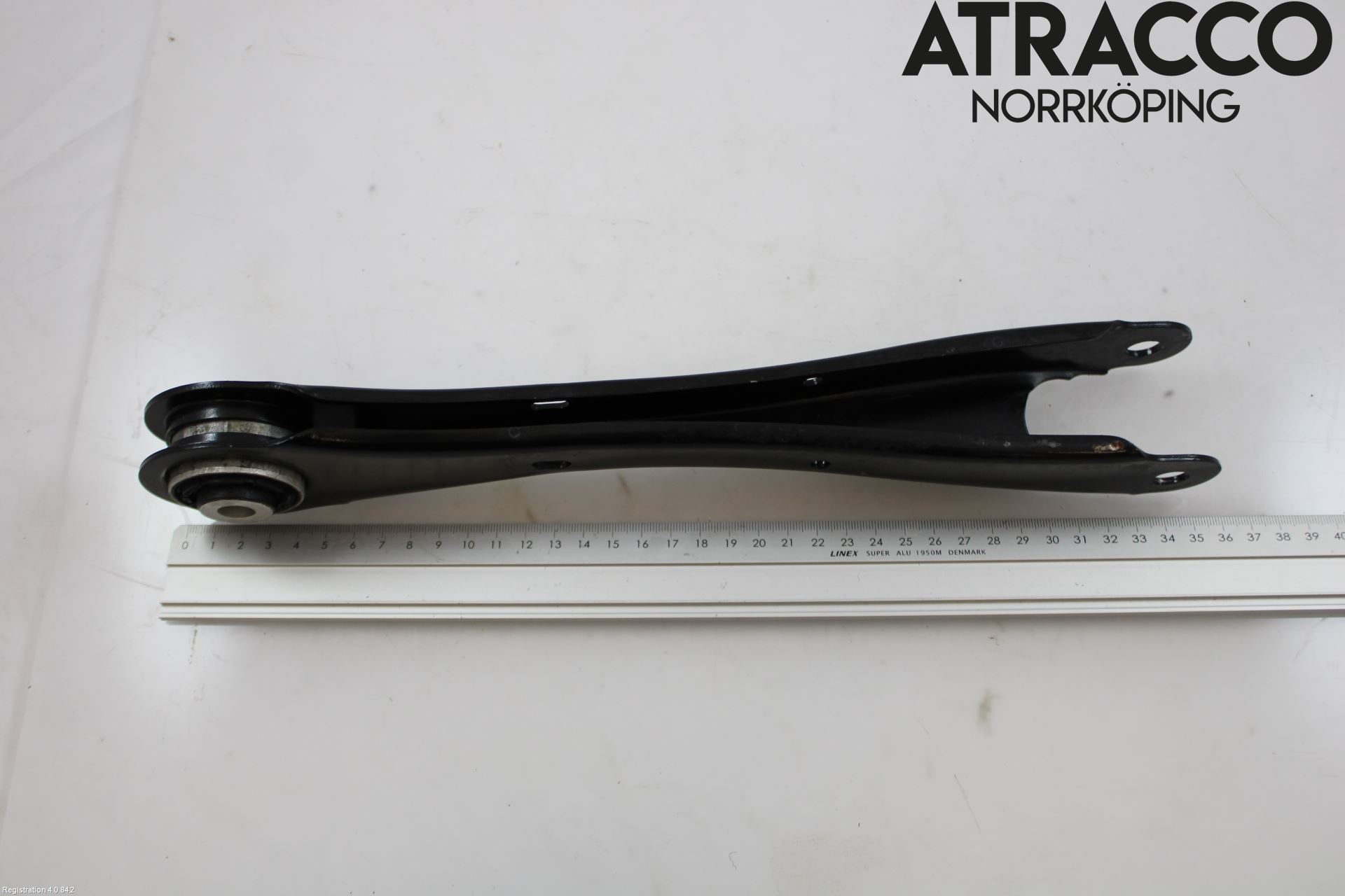 Cupra BORN 22- Bärarm Bak Vänster