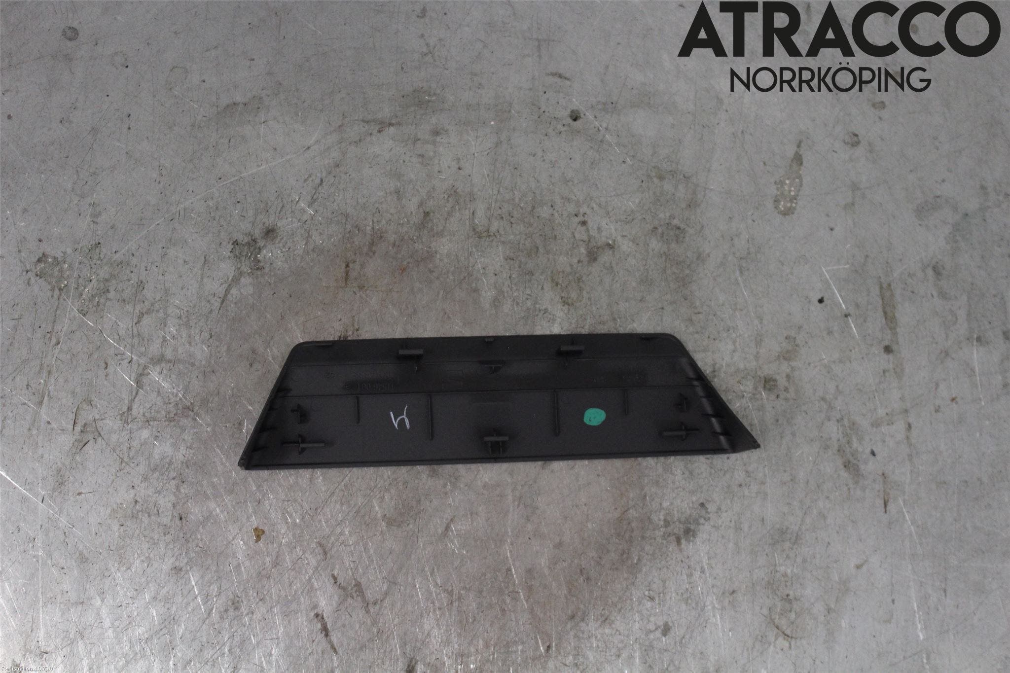 Seat LEON 20- Instrument-Radio Sarg