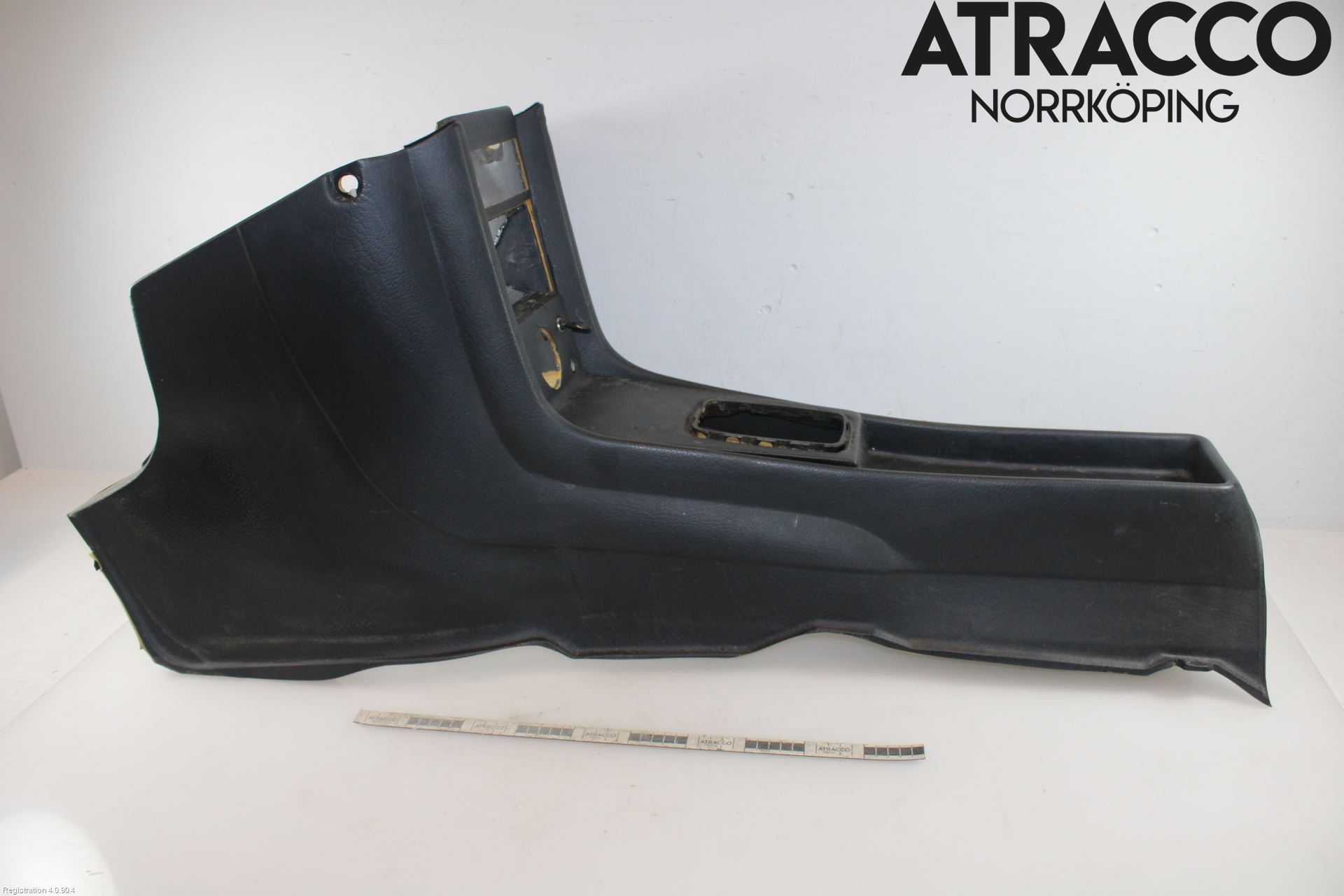 Mercedes-Benz MB COMPAKT  (W115) 68-76 Instrumentkonsoll Mitt