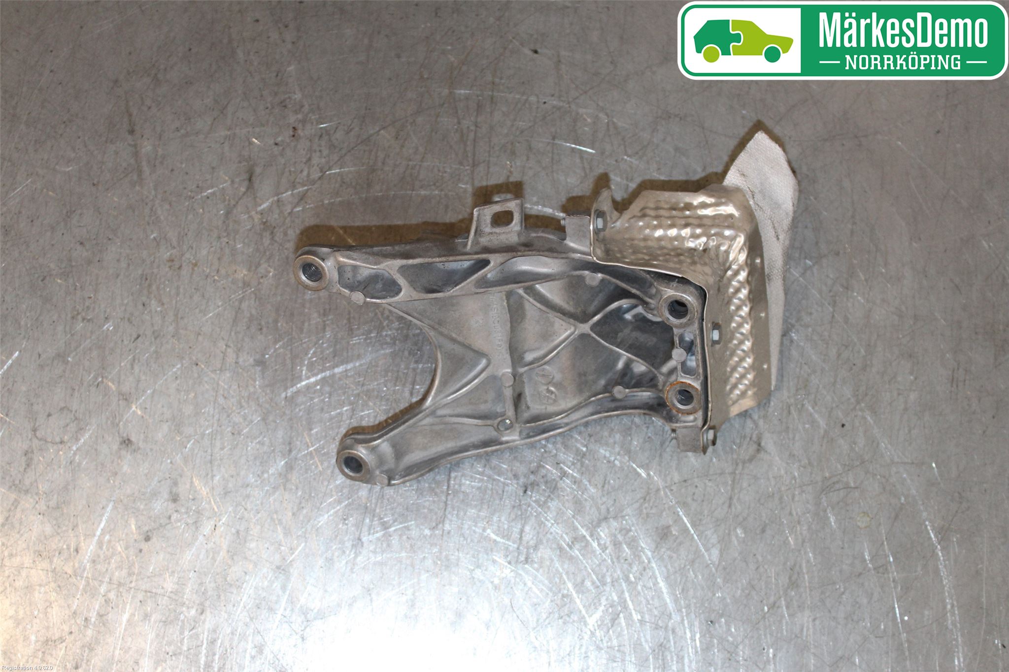 Audi A4/S4 B9 16-19 Motorfäste