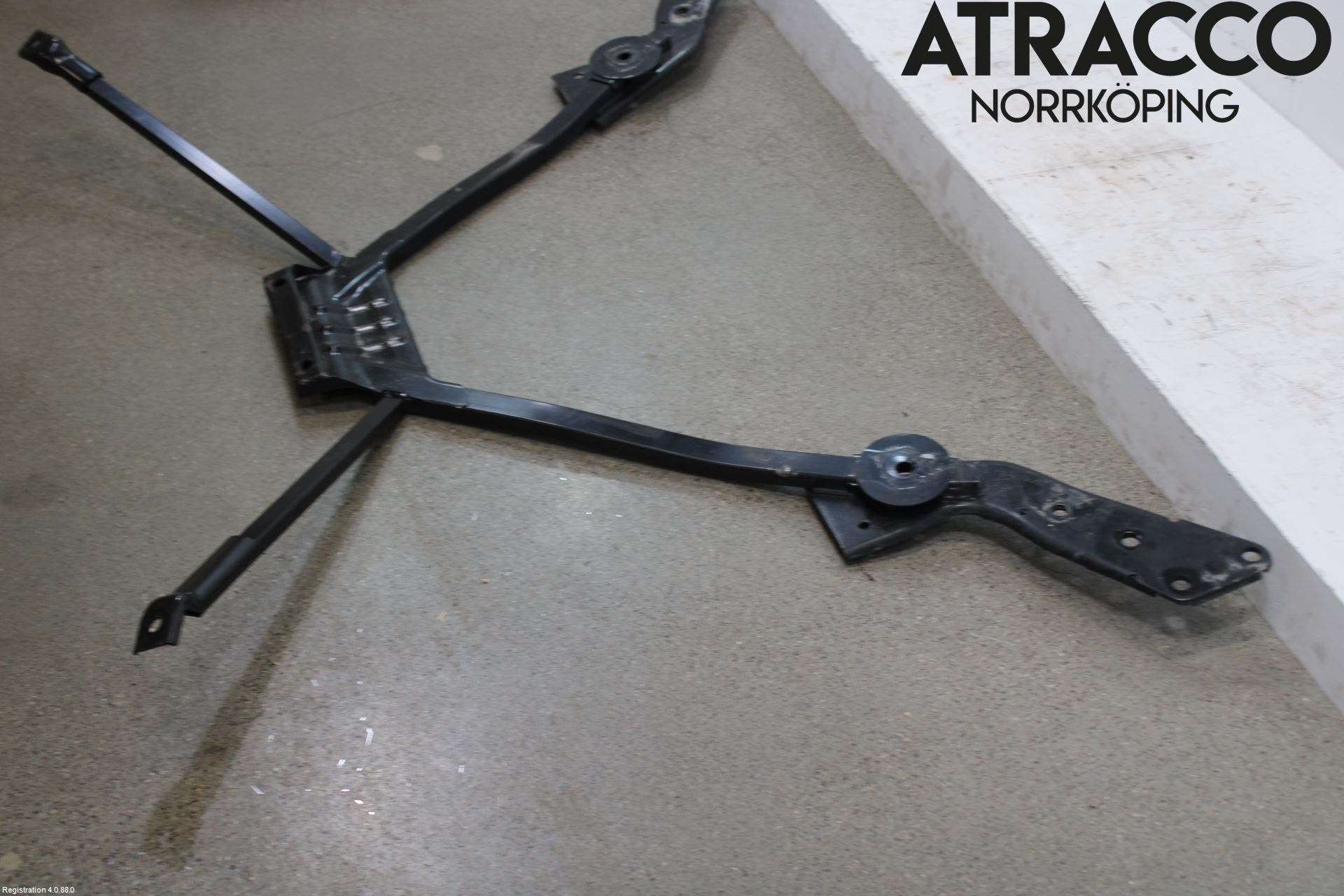 Jaguar F-TYPE Bakram-Fästbalk