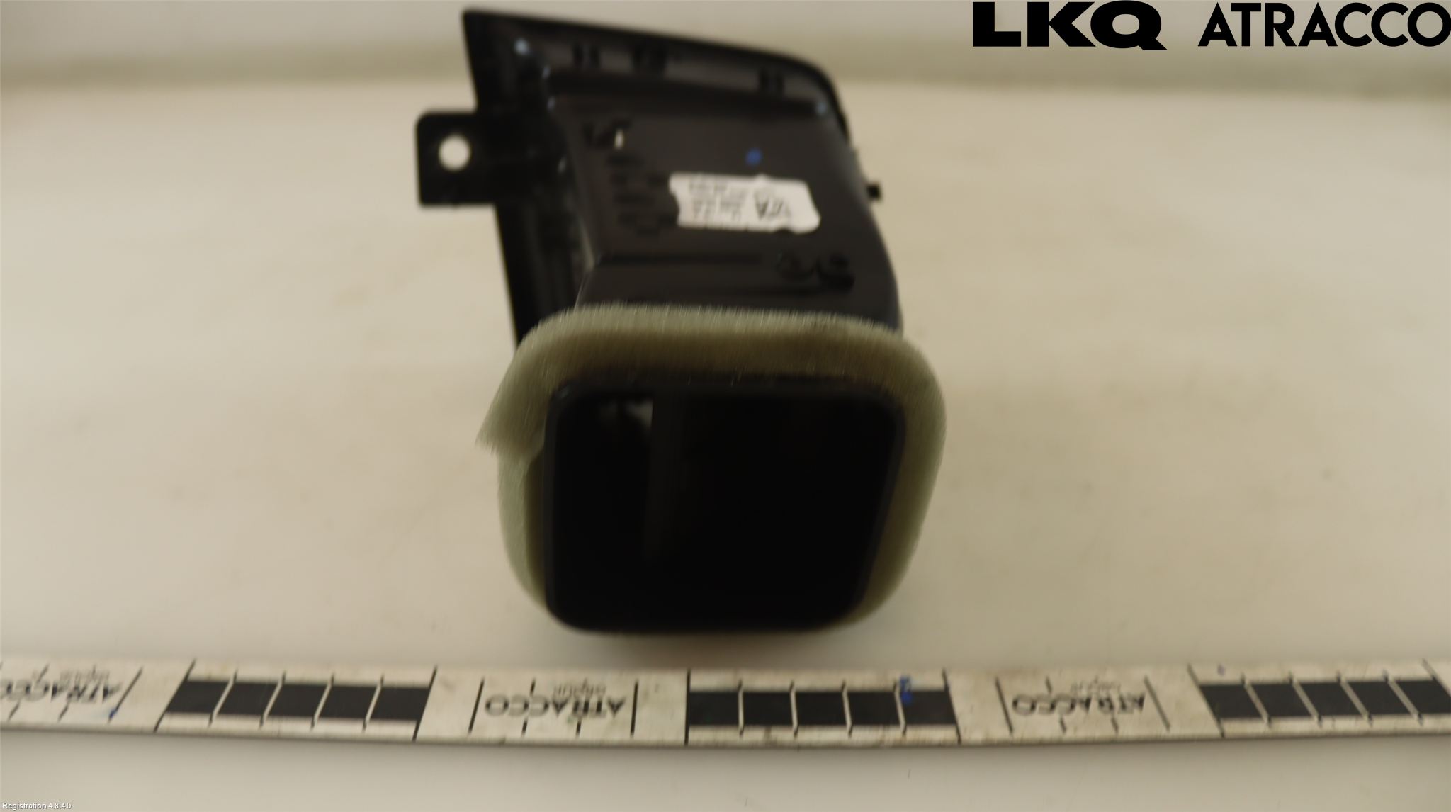 Volvo V90 17->> Defrosterkanal-Munstycke