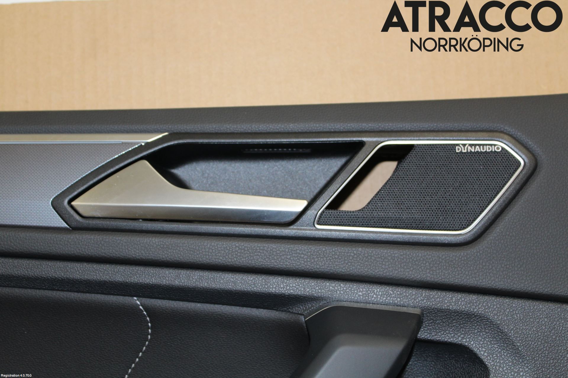 Volkswagen VW TIGUAN 16-24 Dörrklädsel Vä
