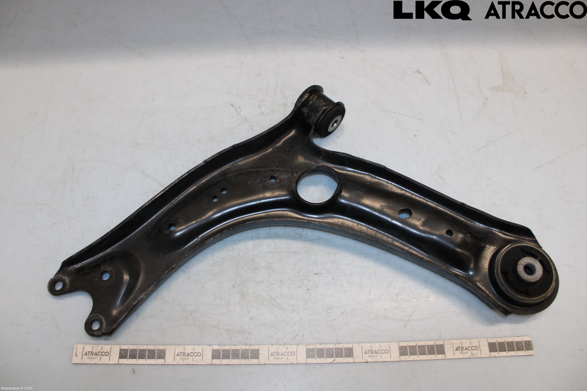 Volkswagen VW PASSAT 24- Bärarm Fram Undre Hö