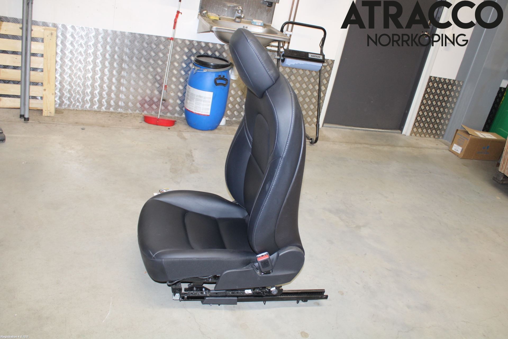 Tesla MODEL 3 17- Inredning Stol Fram Hö