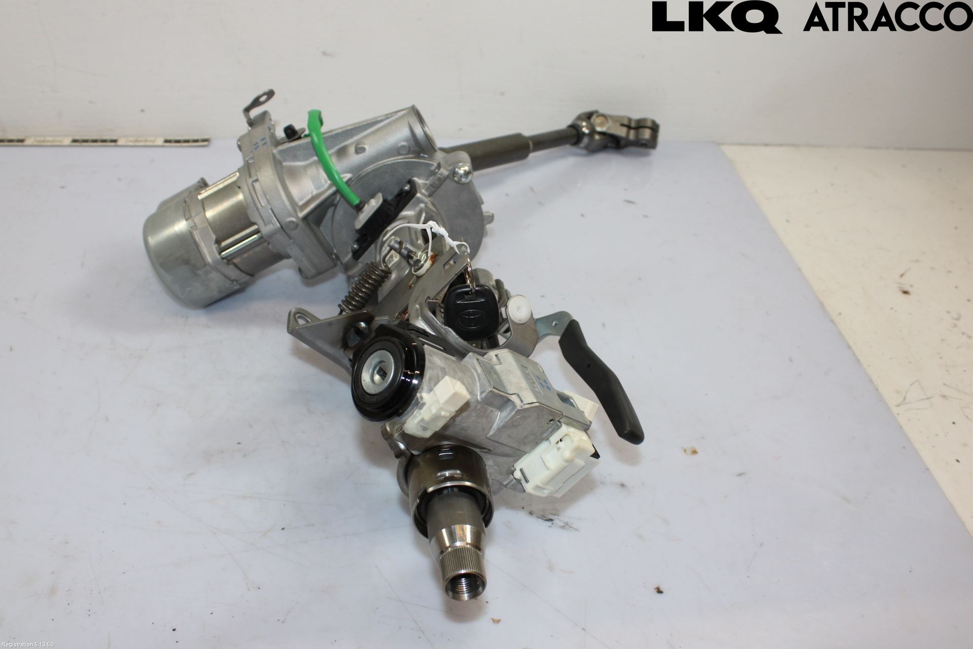 Toyota YARIS XP21 20- Rattaxelagg Med Inb Servo