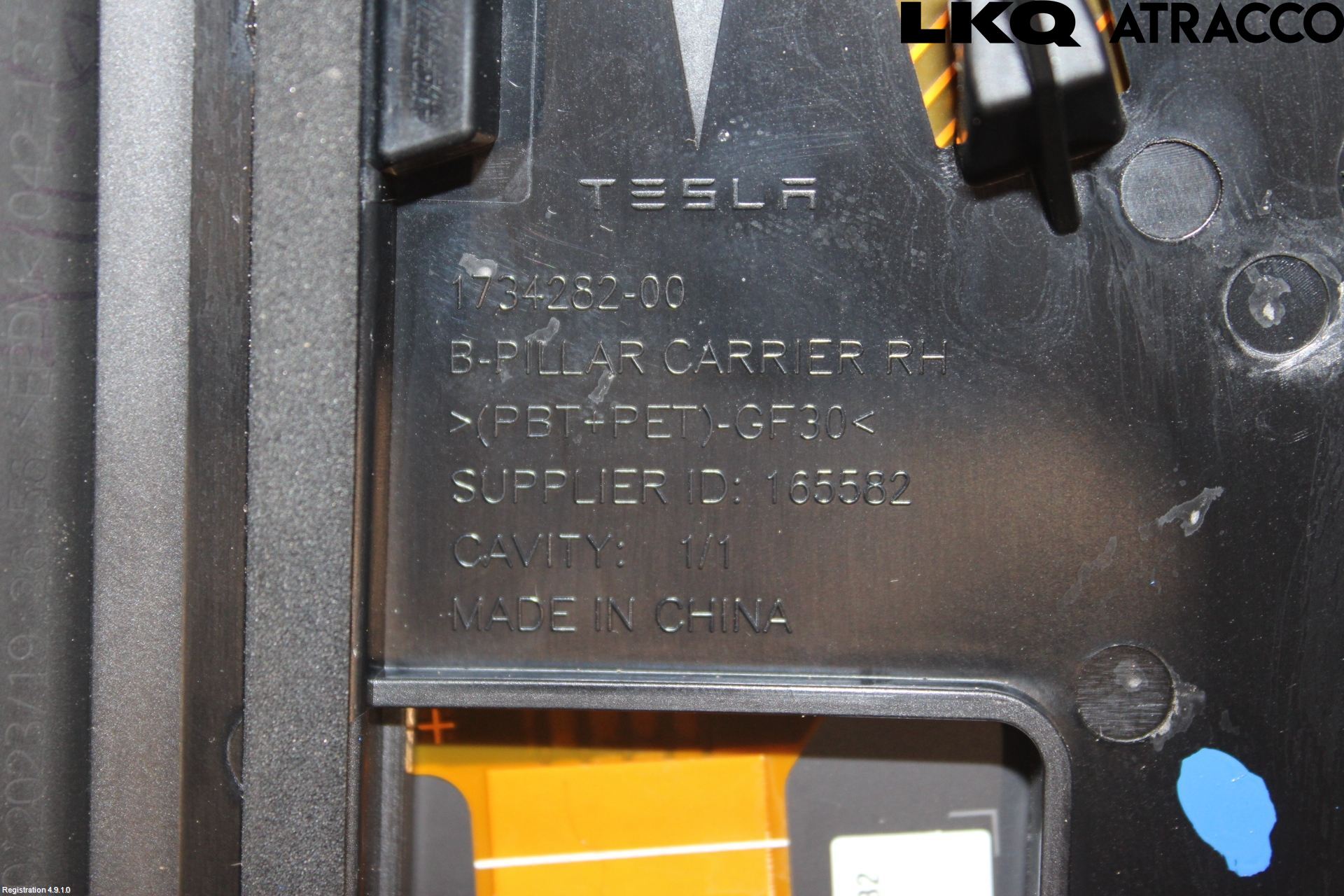 Tesla MODEL 3 17- Dörr Dekorlist Fram Hö