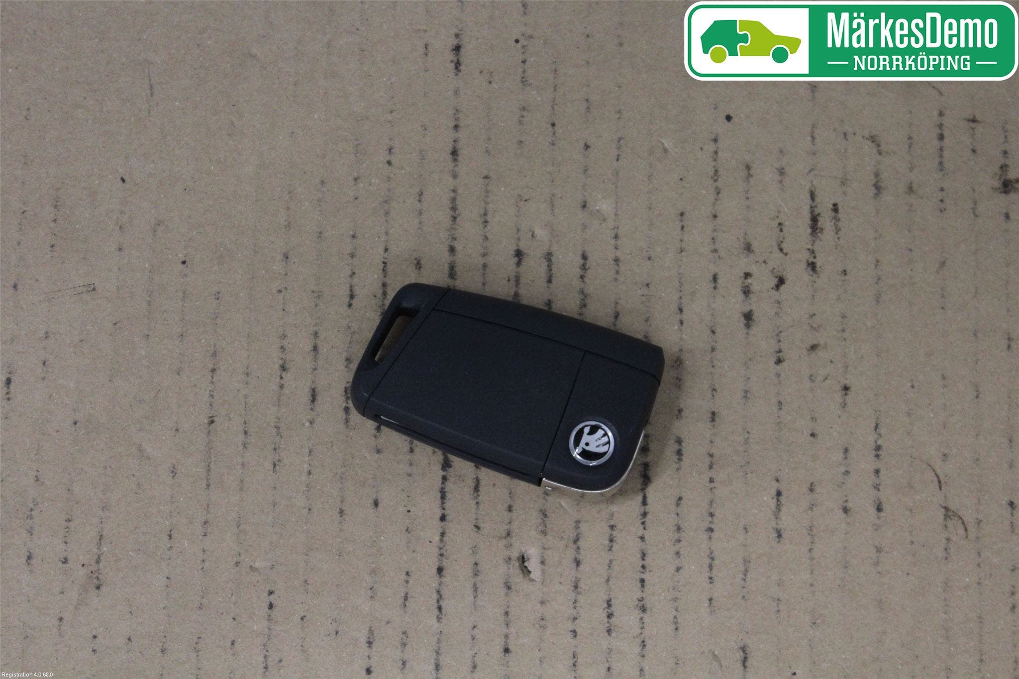 Skoda KAROQ 18- Fjärrkontroll Larm-Centrallås