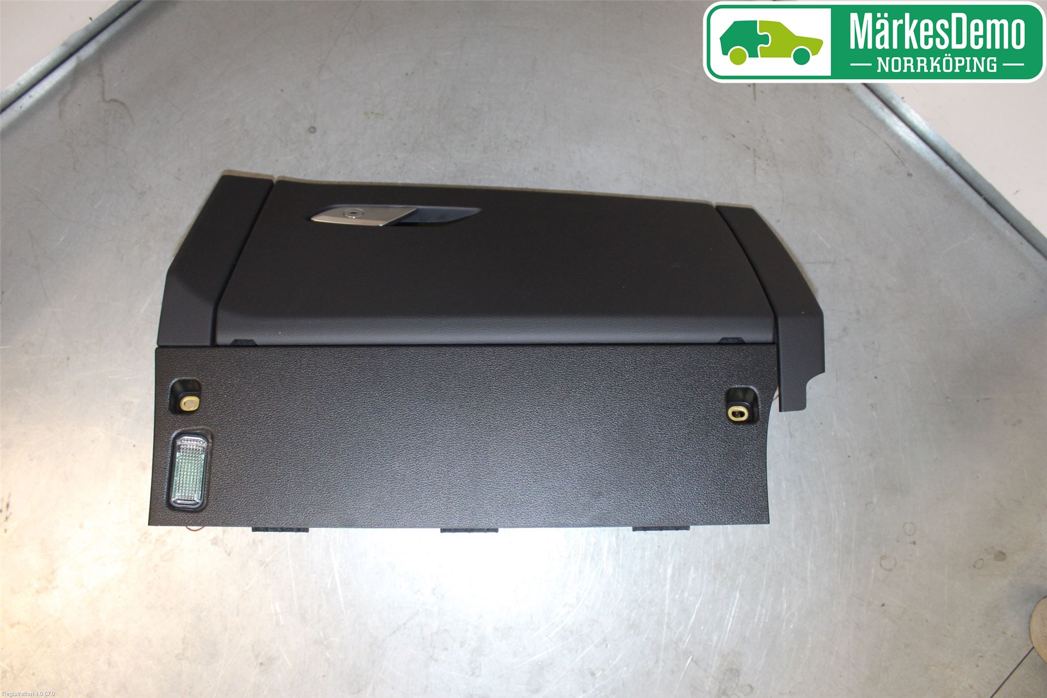 Audi A6 F2/C8 19- Handskfack