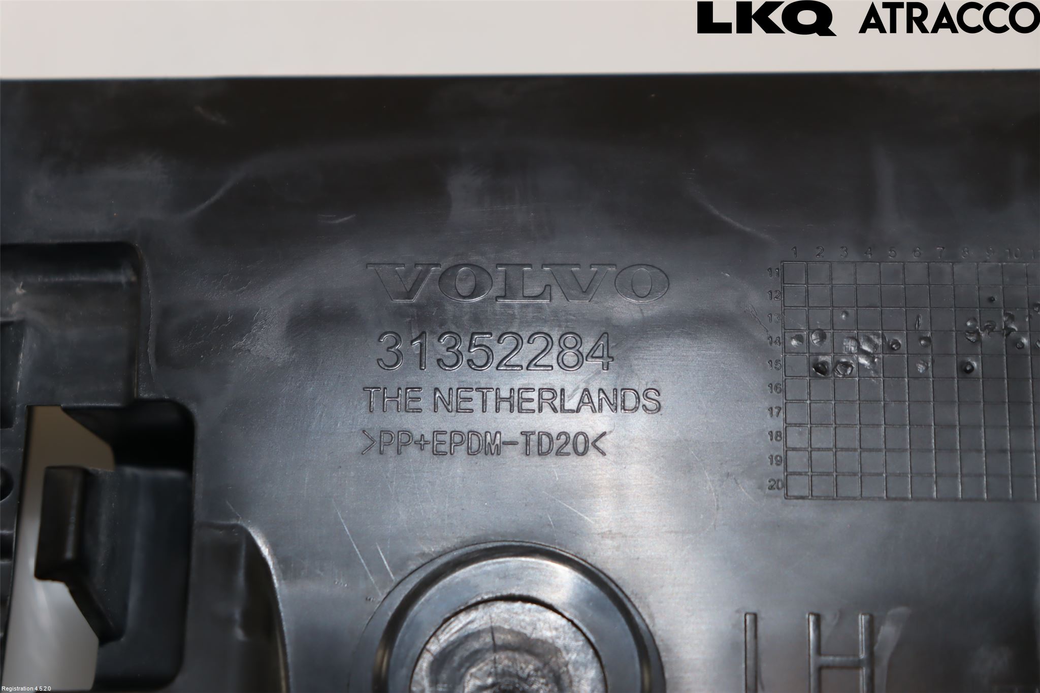 Volvo V60 14-18 Stötfångarfäste Bak Vä