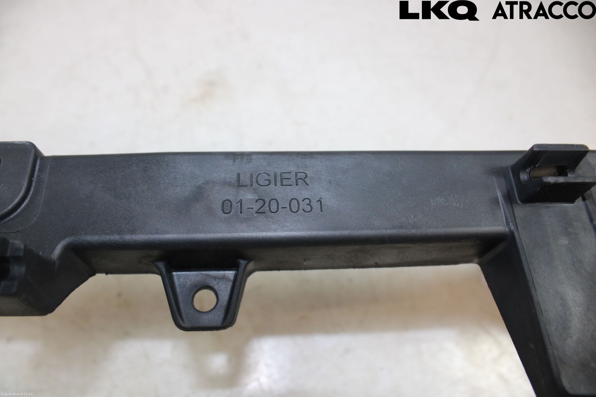 Mopedbil Ligier LIGIER JS 50 Front Huvlåsplåt-Balk