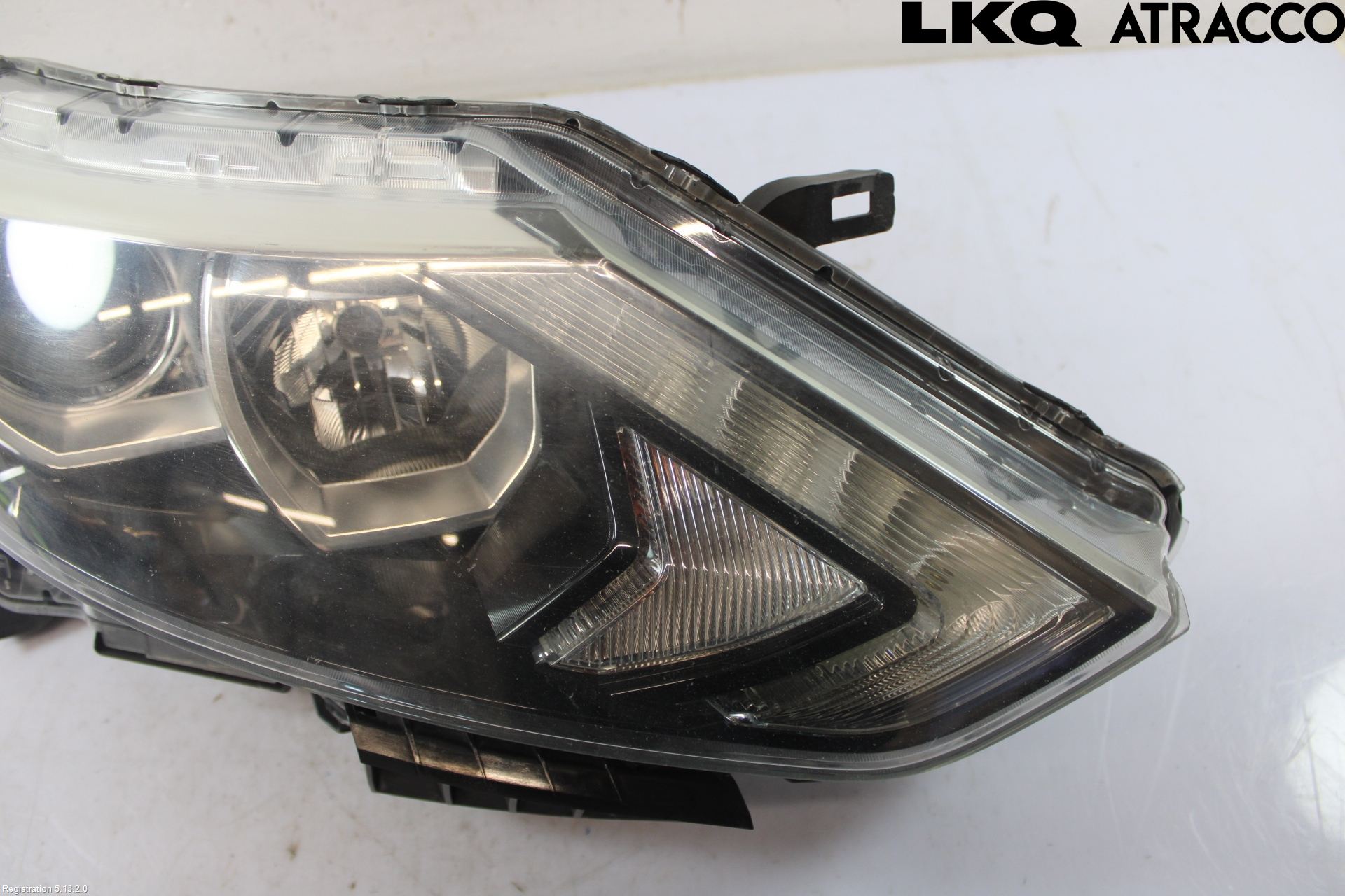Nissan QASHQAI 14-17 Strålkastare Höger