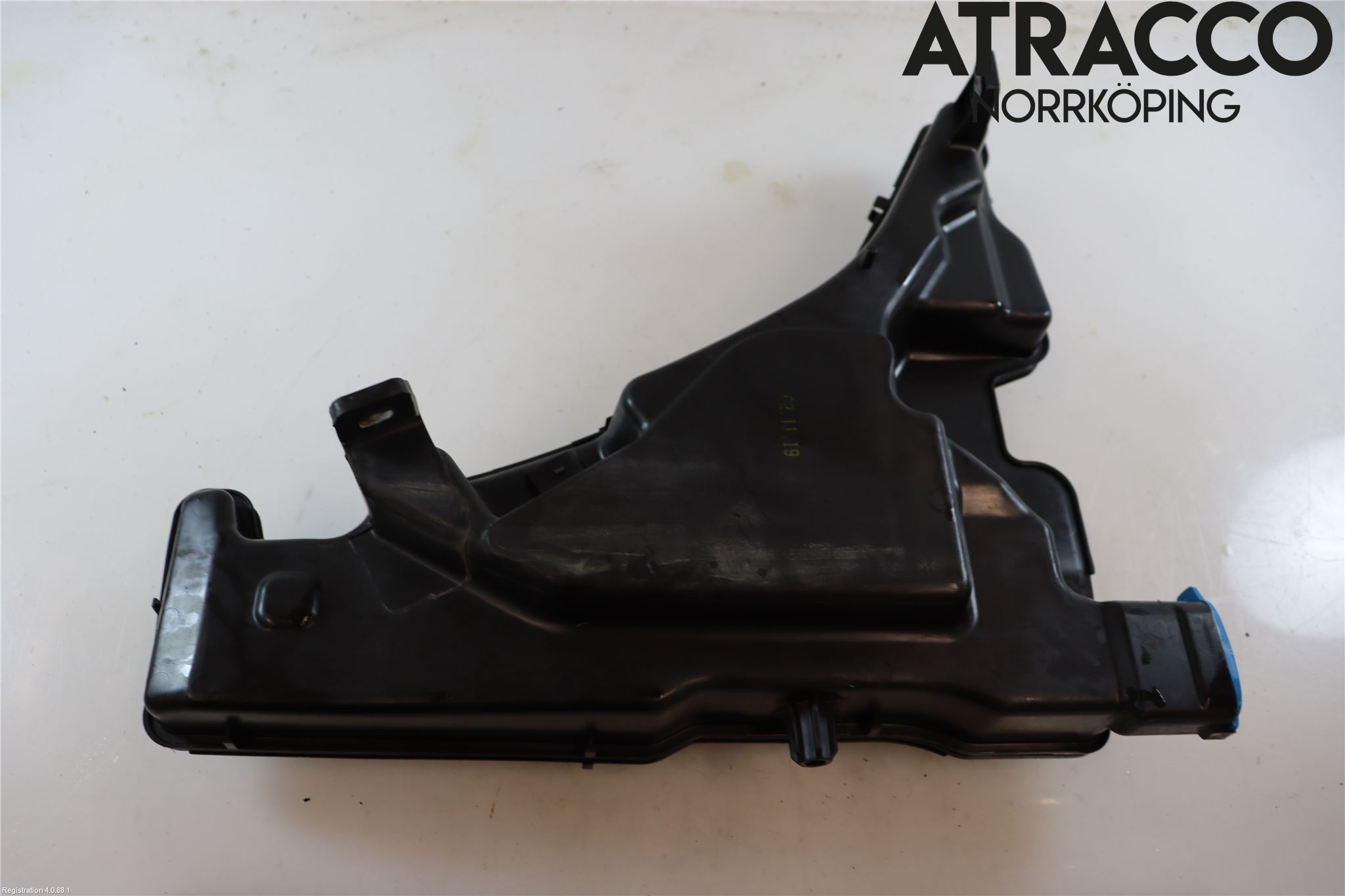 Audi A4/S4 B9 20- Spolartank Vindruta-Strål