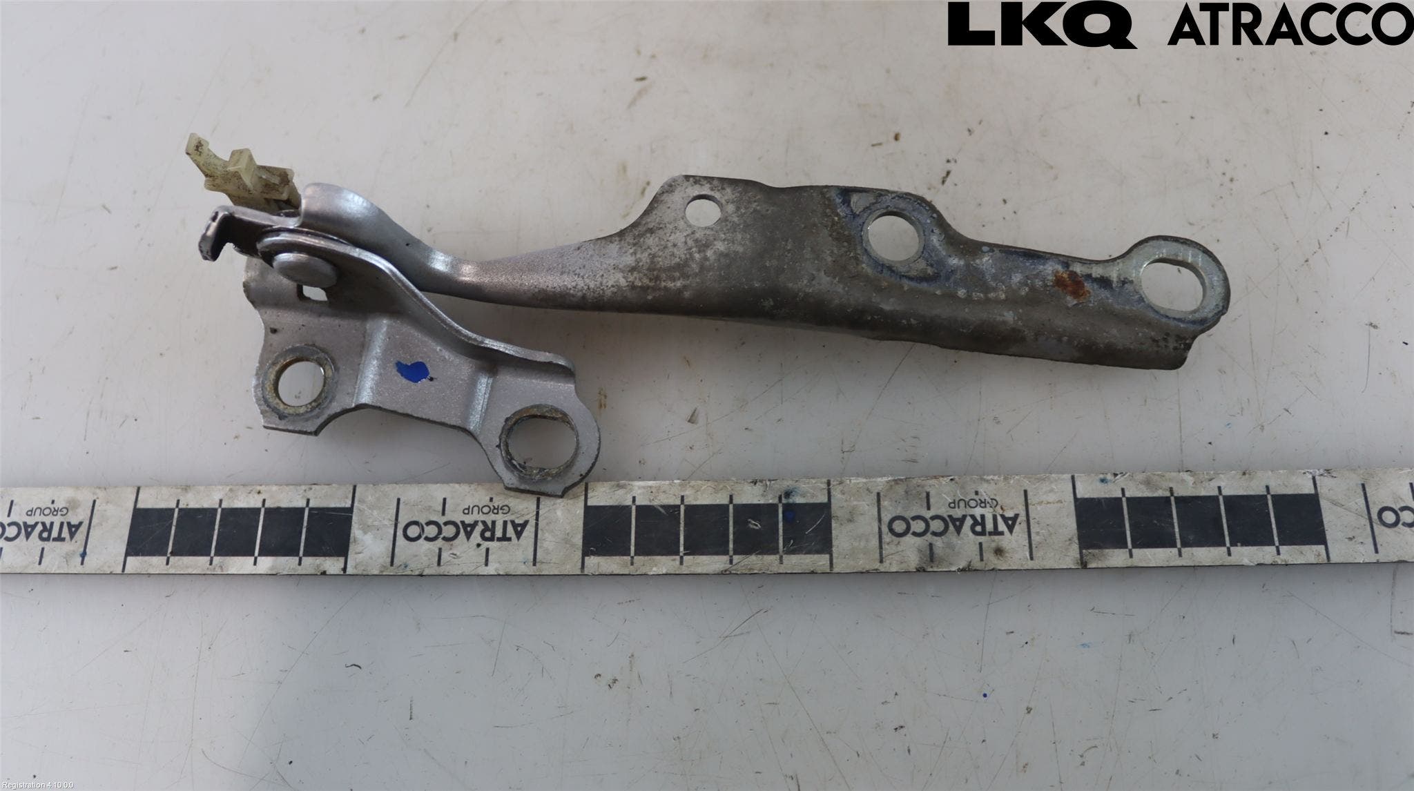 Toyota YARIS P1 03-05 Huvgångjärn