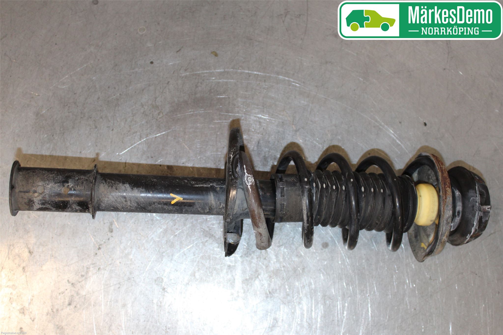 Dacia DOKKER 13- Fjäderben Fram Vänster