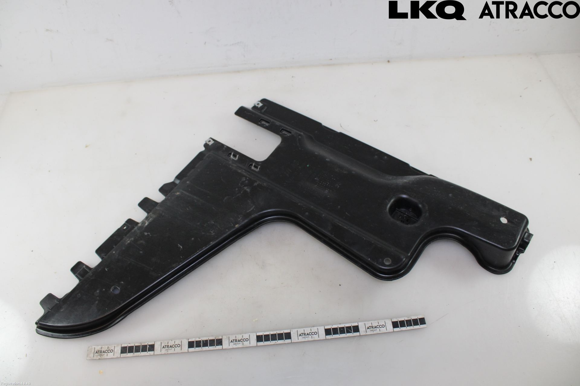 Volkswagen VW PASSAT 24- Hasplåt Plåt-Plast