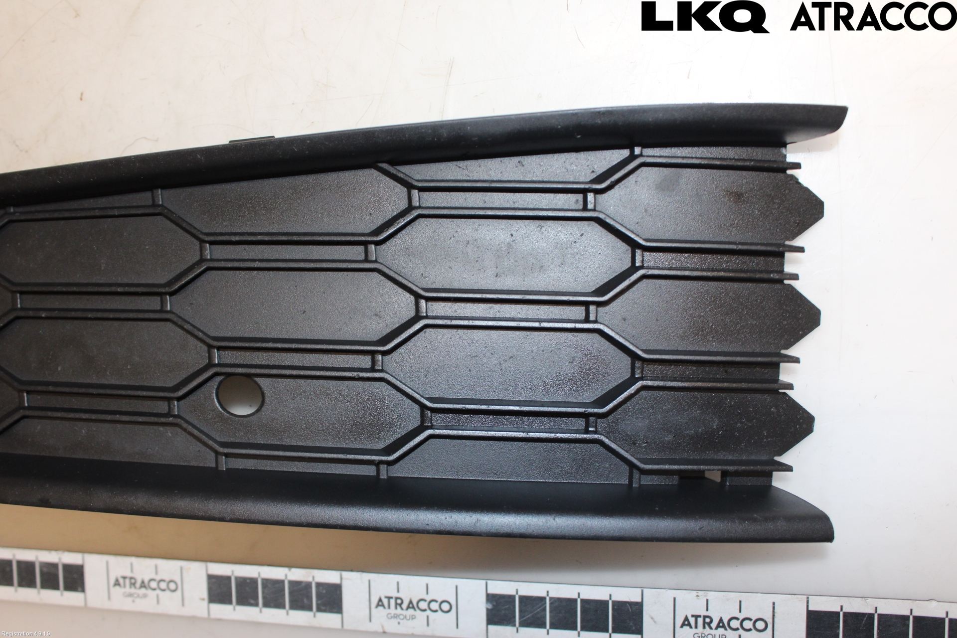 Skoda SCALA 19- Grilldel Vänster