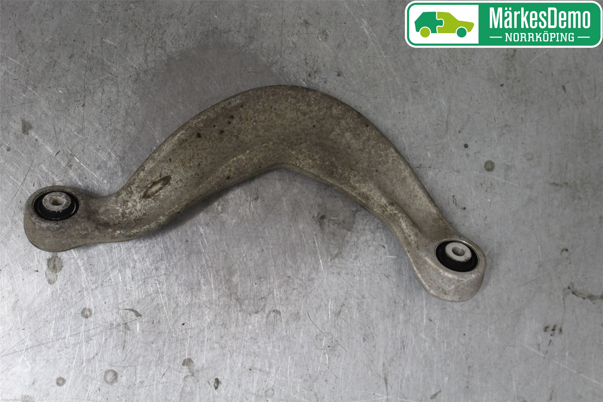 Audi A4/S4 08-11 Bärarm Bak Övre Höger