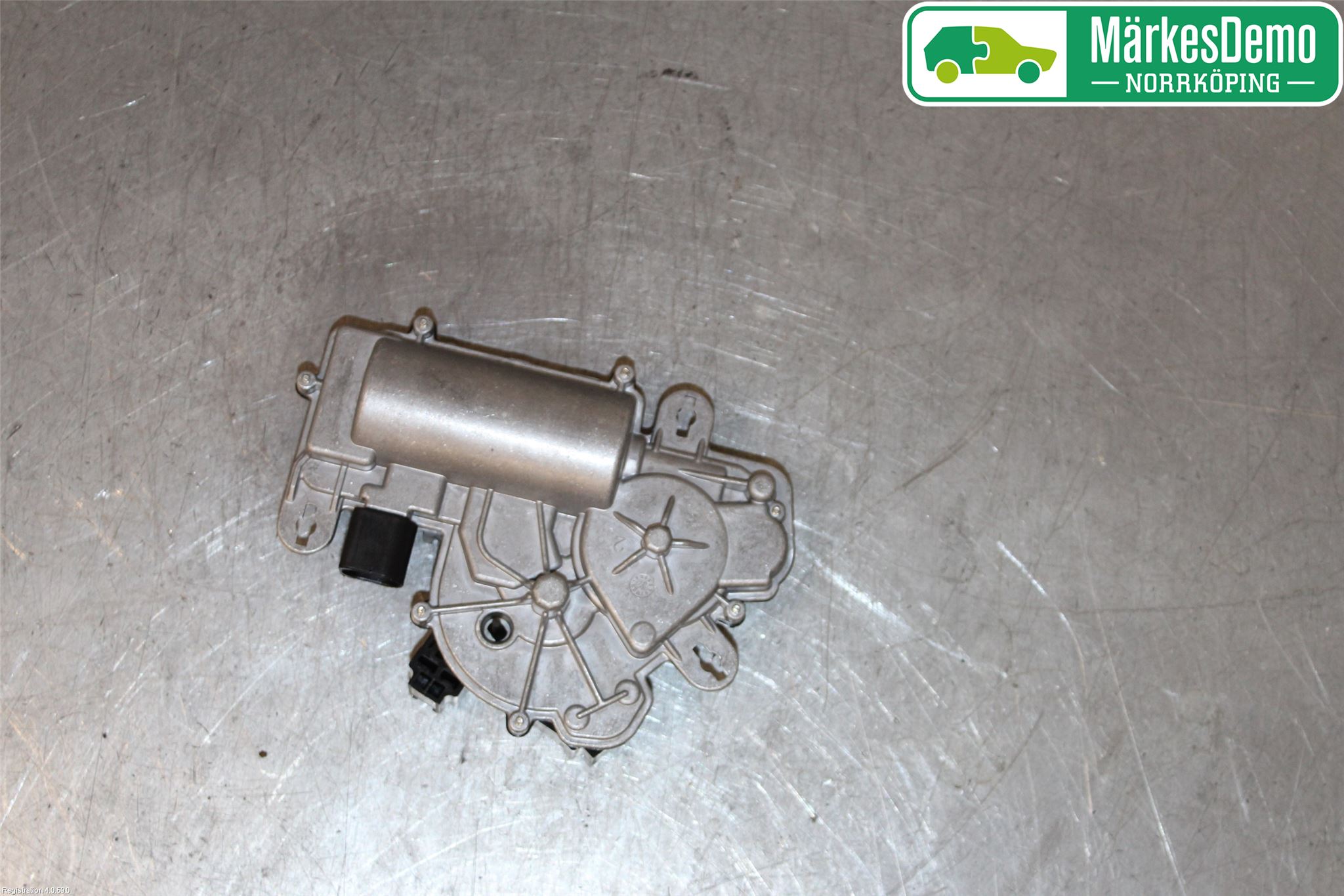 Volkswagen VW PASSAT 15-19 Bakluckeöppnare Automatisk