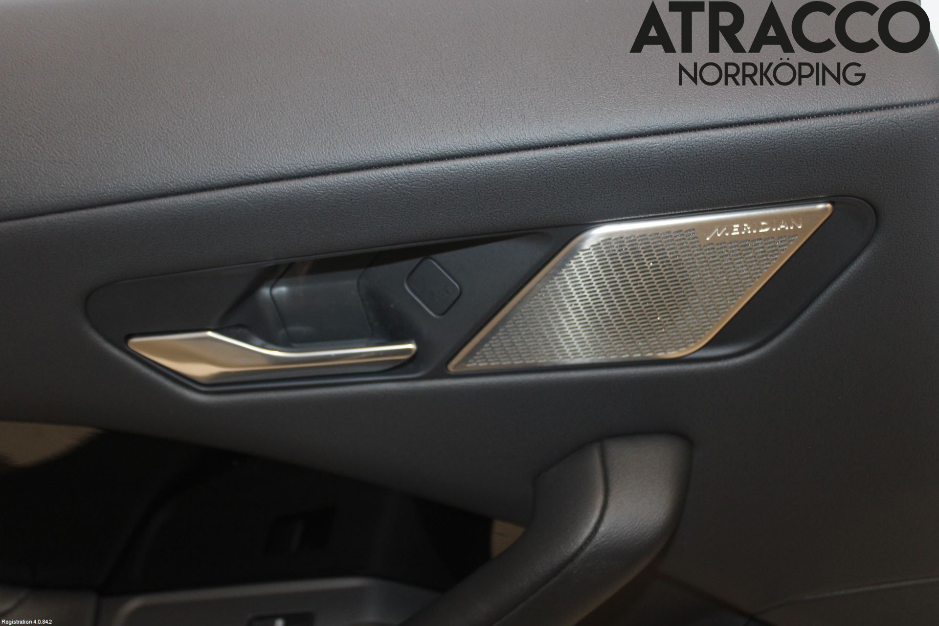 Jaguar I-PACE 18- Dörrklädsel Vä