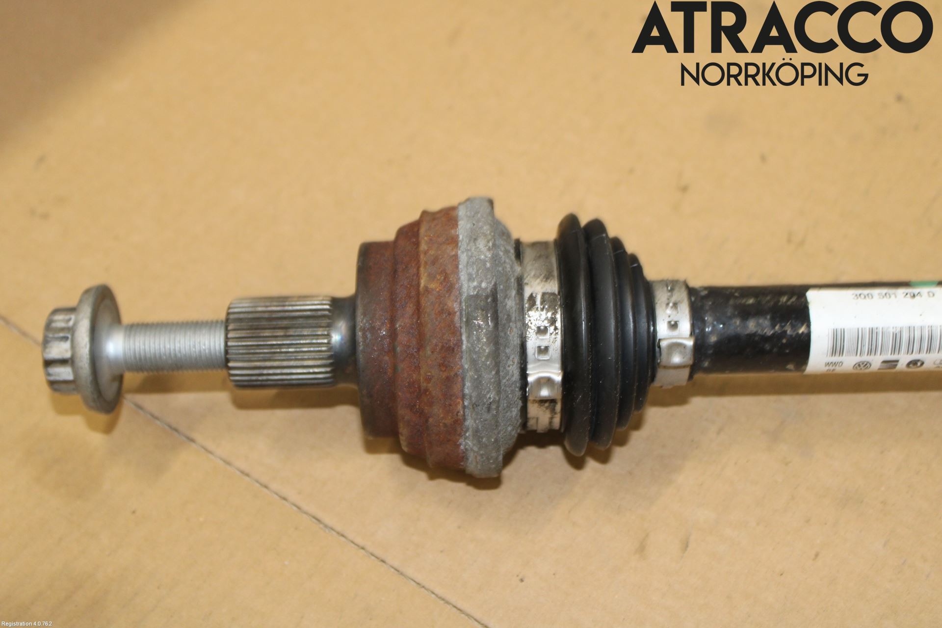 Volkswagen VW PASSAT 15-19 Drivaxel Bak Höger