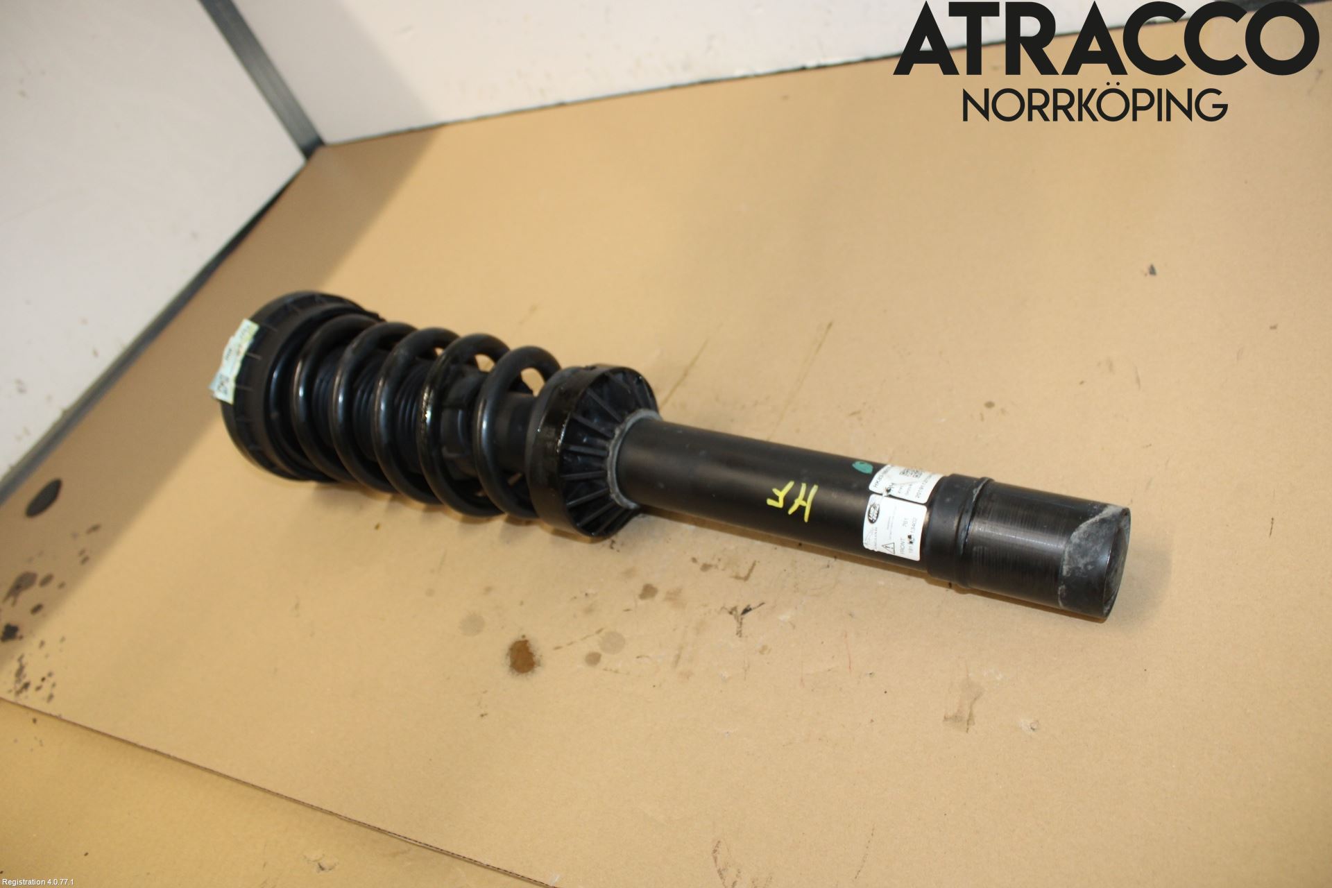 Jaguar F-PACE Fjäderben Fram Höger