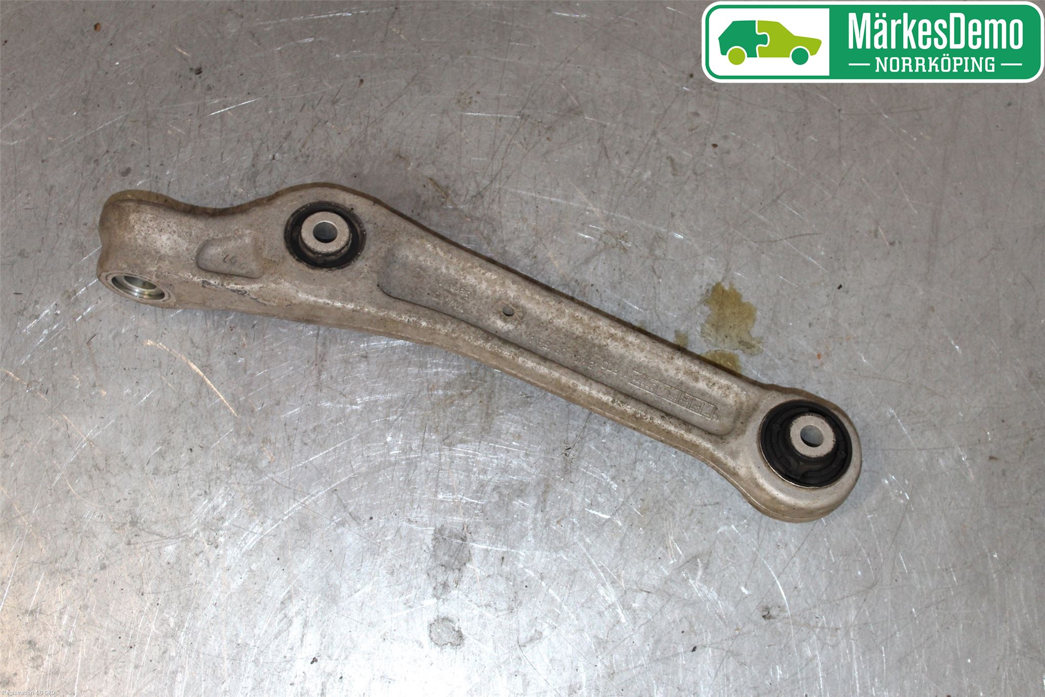 Audi A4/S4 B9 16-19 Bärarm Fram Undre Hö