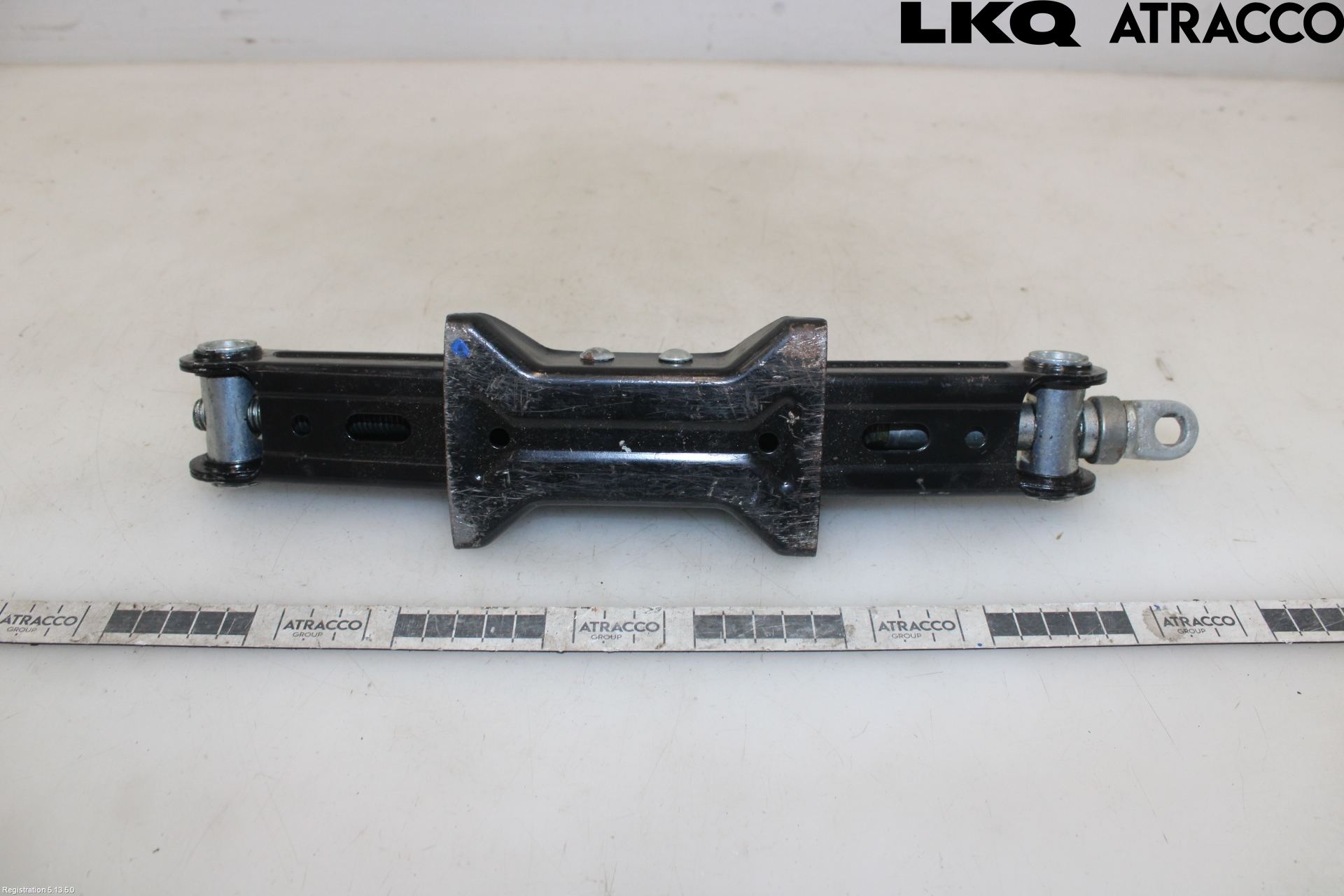 Nissan MICRA 11-16 Domkraft