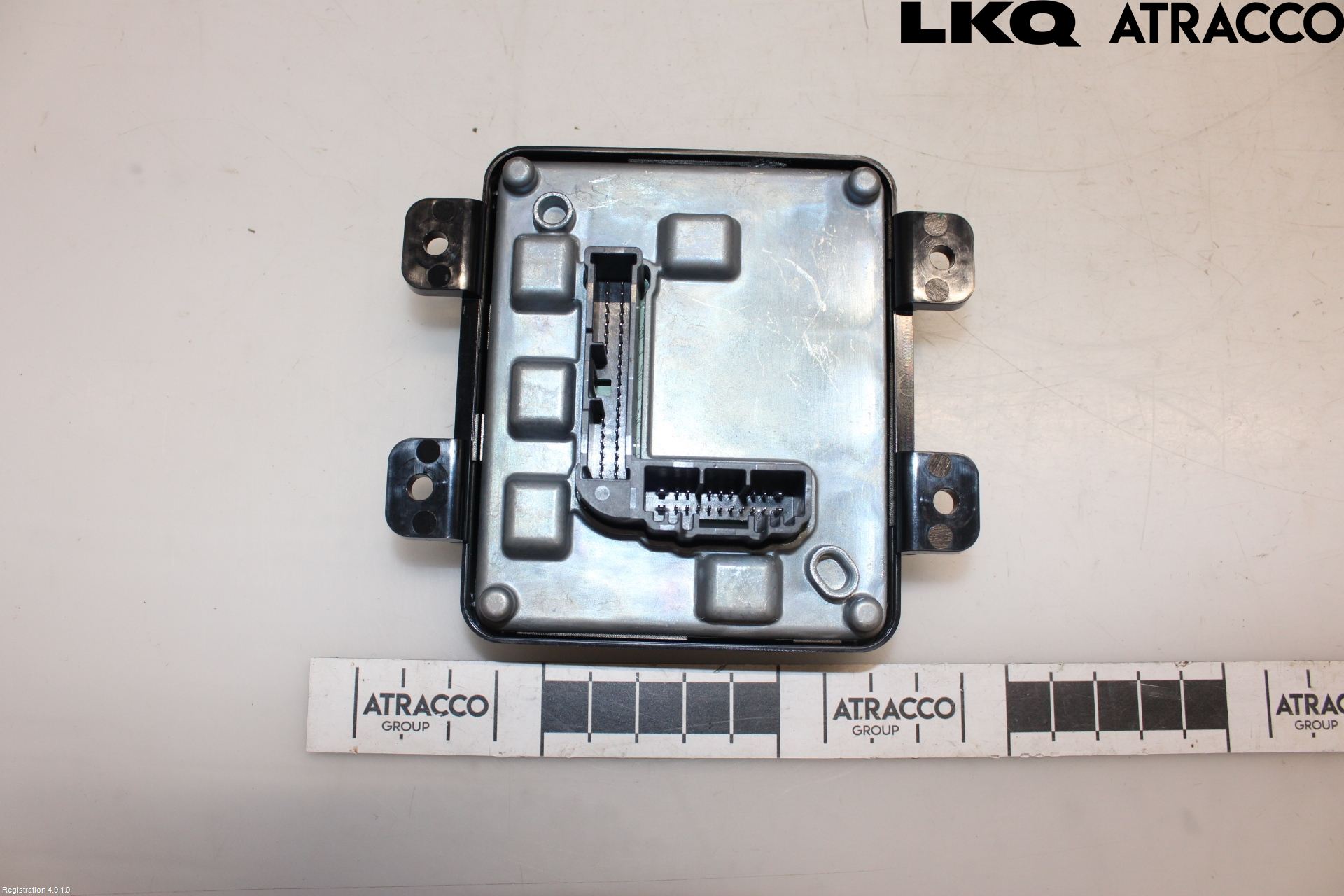 Tesla MODEL 3 17- Usb Connection