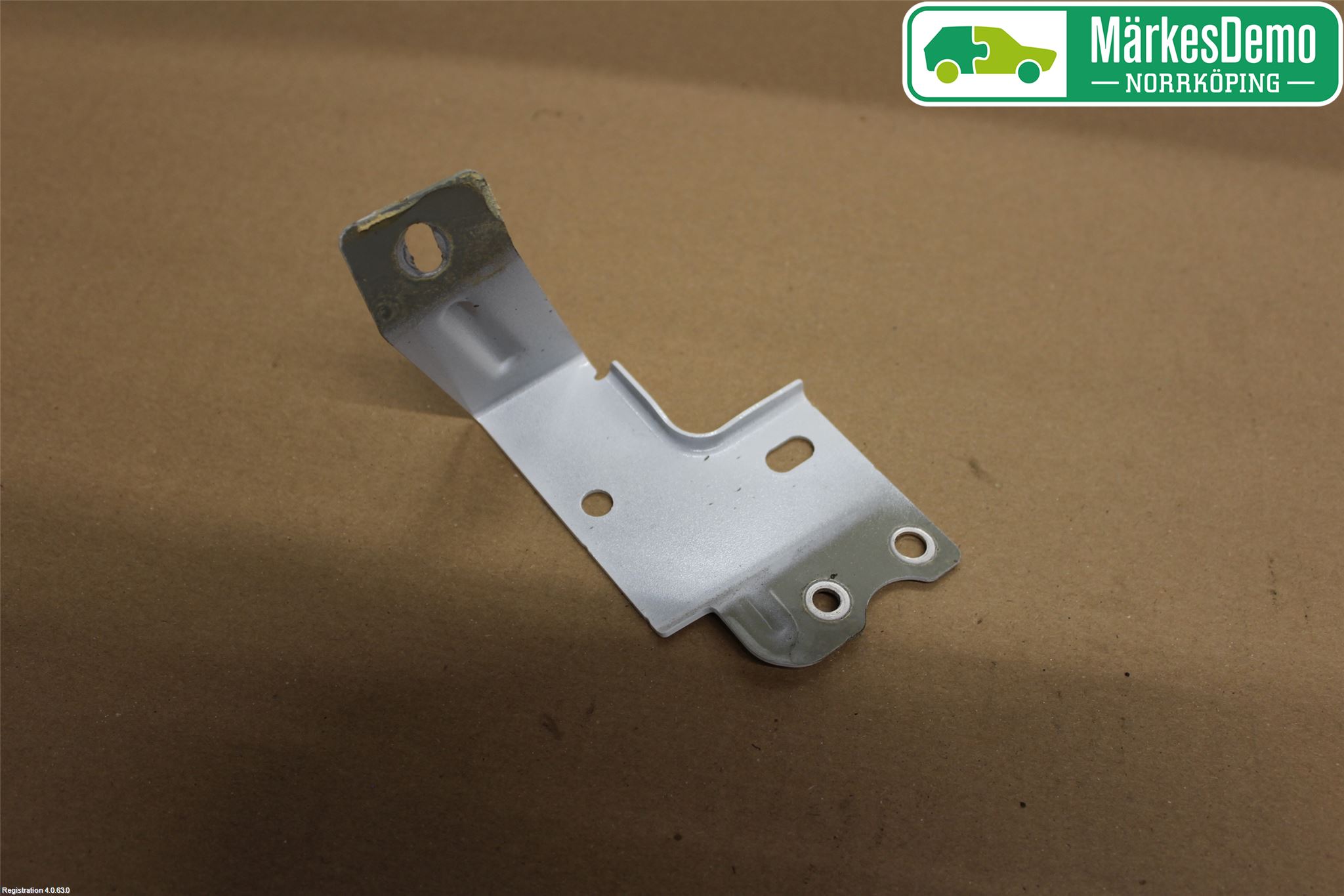 Jaguar I-PACE 18- Stötfångarfäste Bak Vä