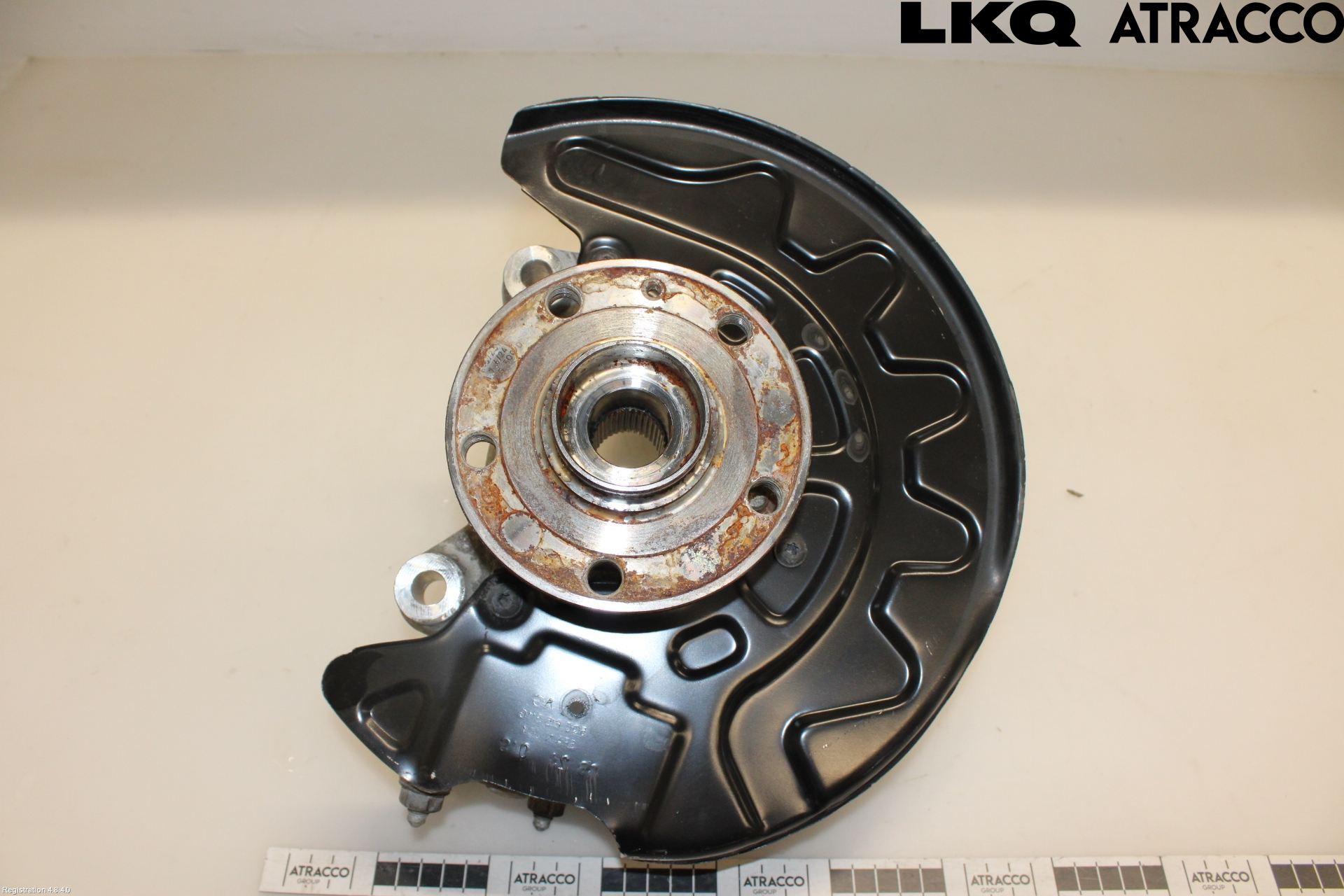 Volkswagen VW PASSAT 24- Styrspindel Lagerhus Vä