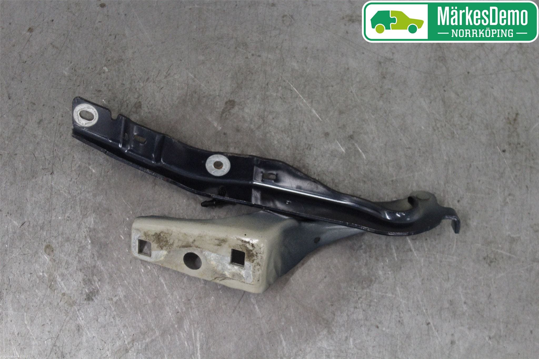 Peugeot 308 08-13 Huvgångjärn