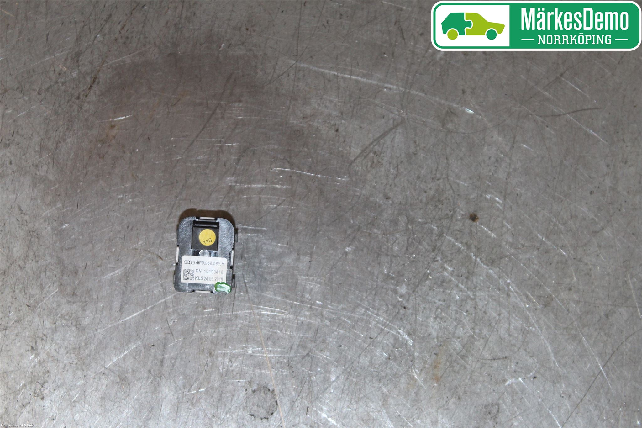 Audi A4/S4 B9 16-19 Strömställare Spegel