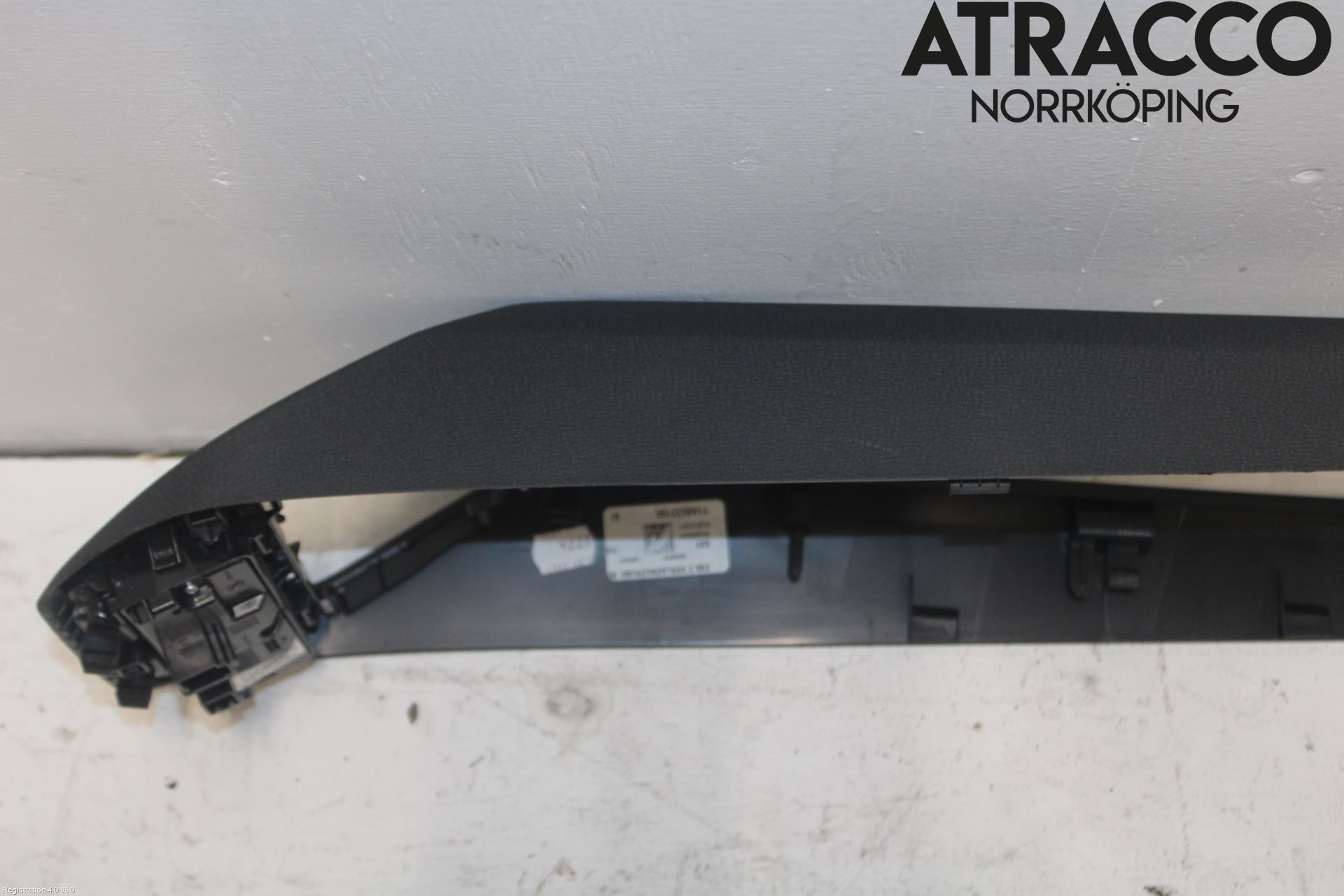 Volkswagen VW ID.4 21- Instrumentkonsoll Mitt