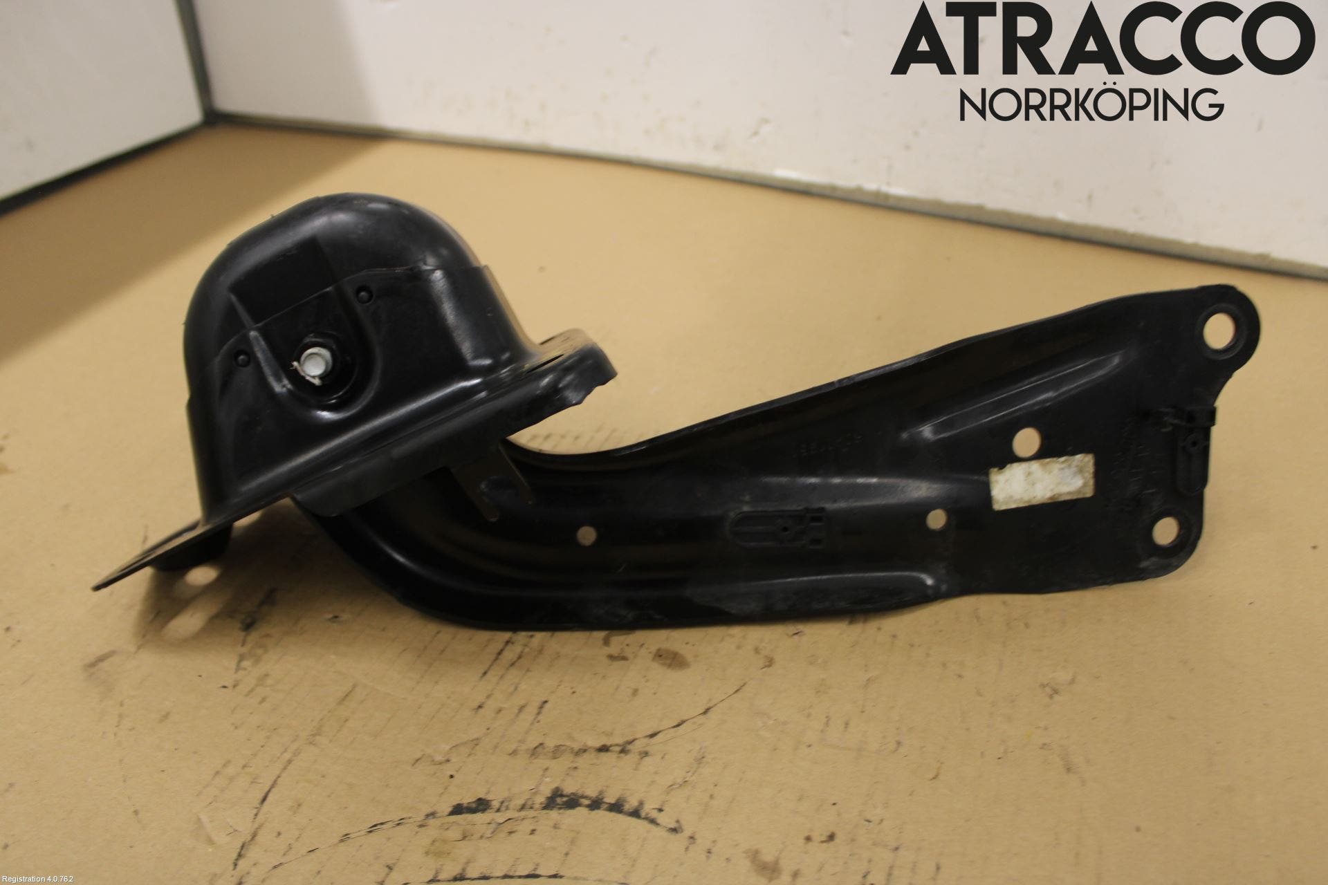 Volkswagen VW ARTEON 17- Bärarm Bak Höger