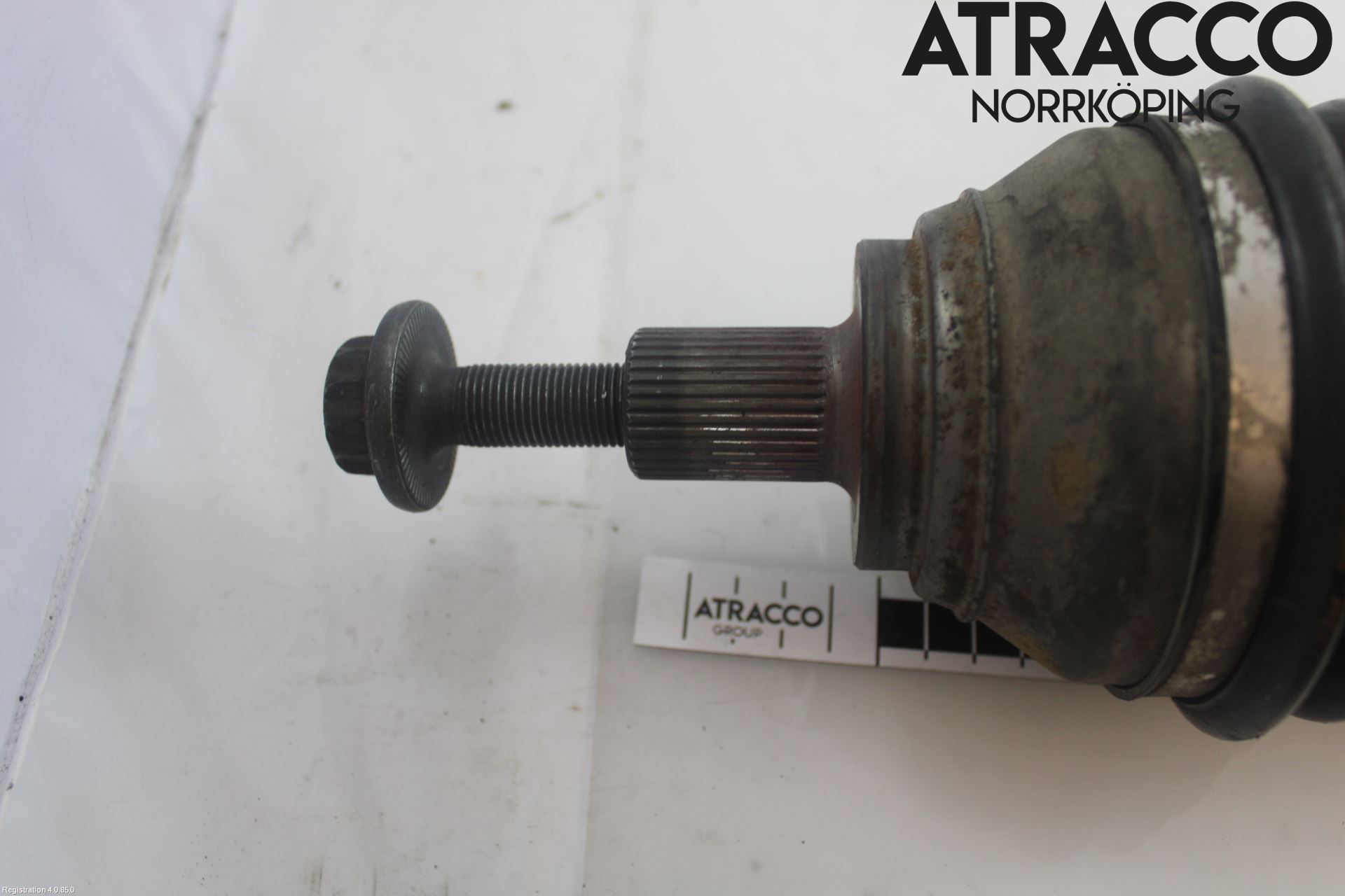 Volkswagen VW PASSAT 05-11 Drivaxel Fram Vänster