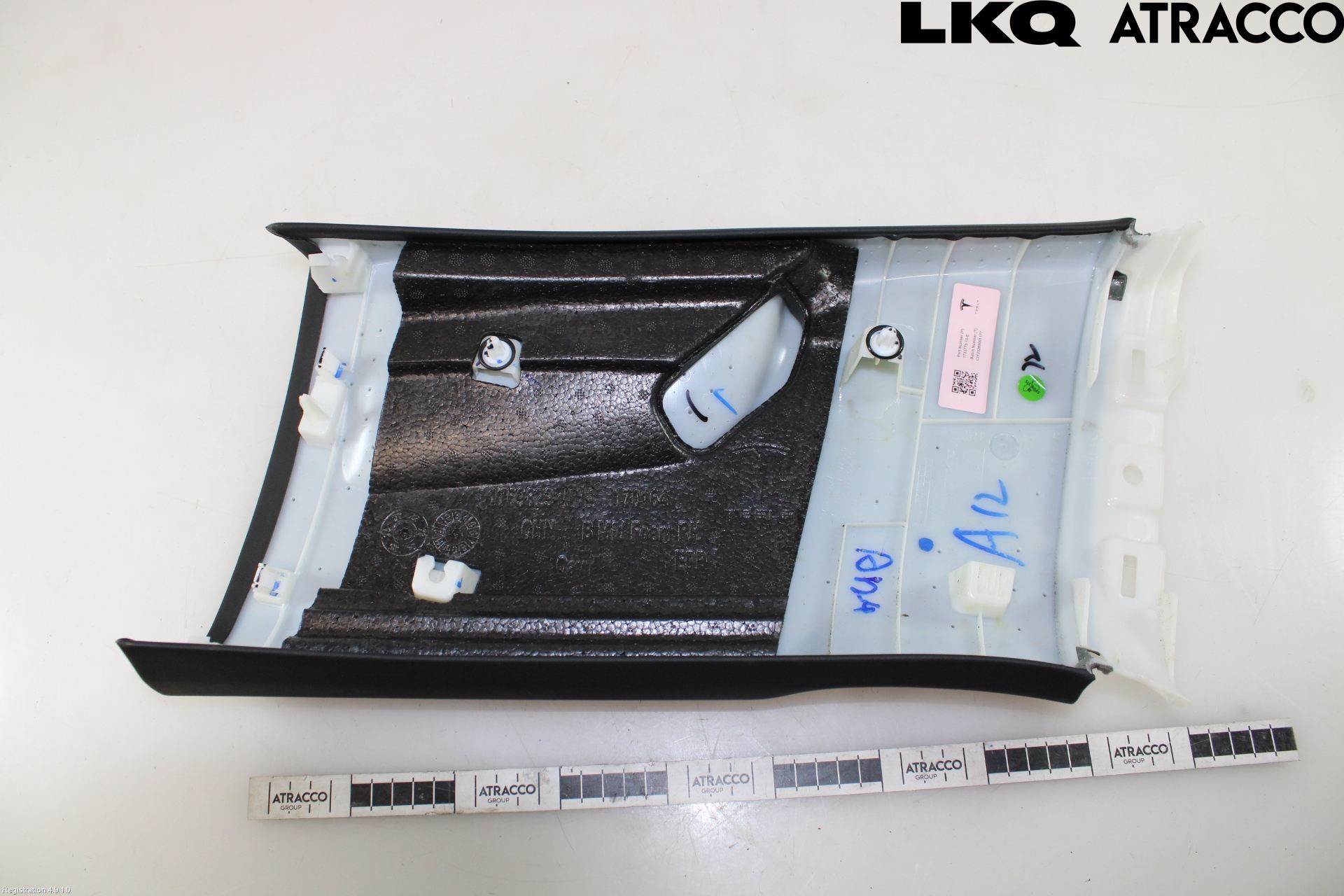 Tesla MODEL 3 17- Inr Plastd A-B-C Stolpe