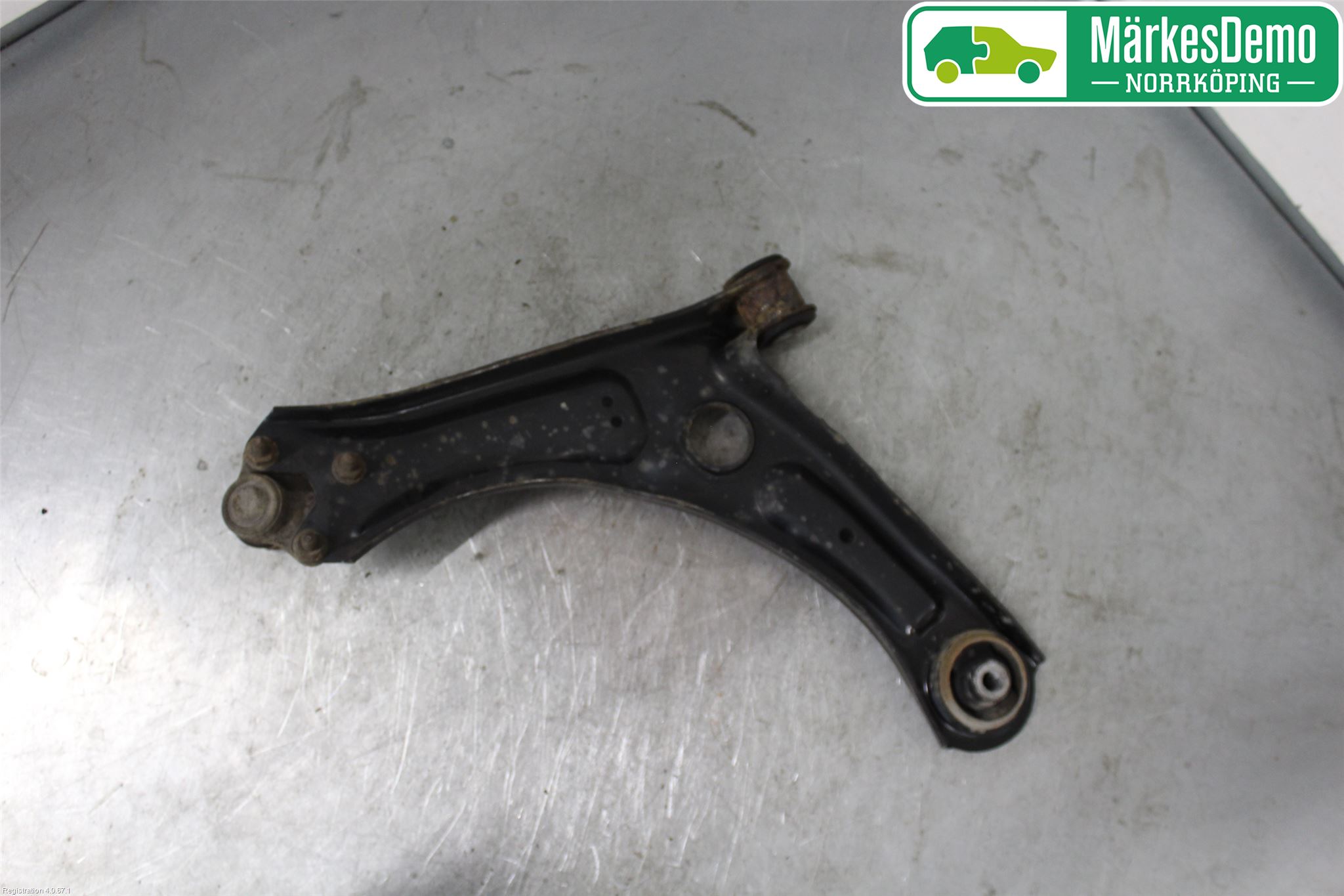 Volkswagen VW CADDY 11-15 Bärarm Fram Undre Hö