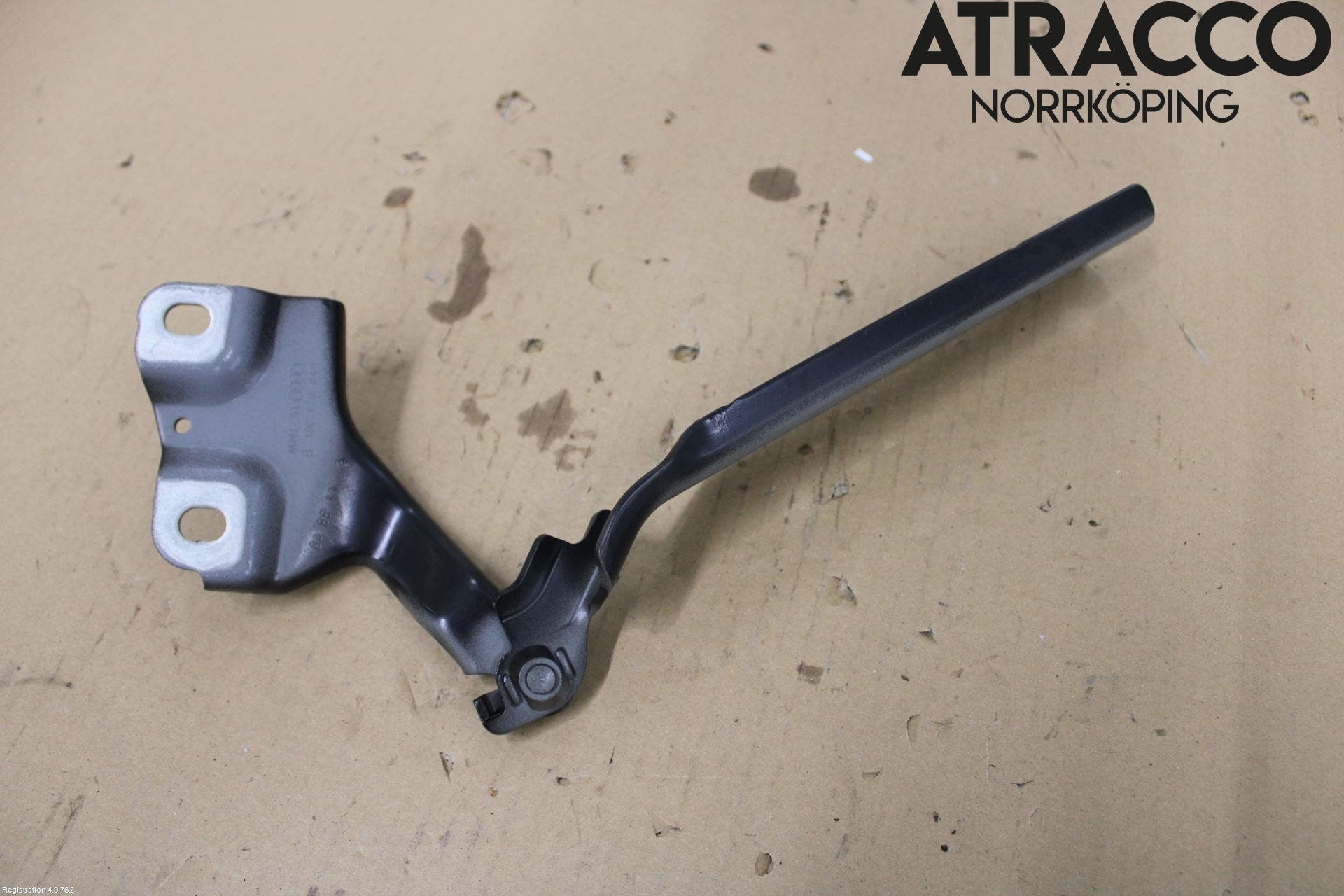 Audi A3/S3 8Y 21- Huvgångjärn