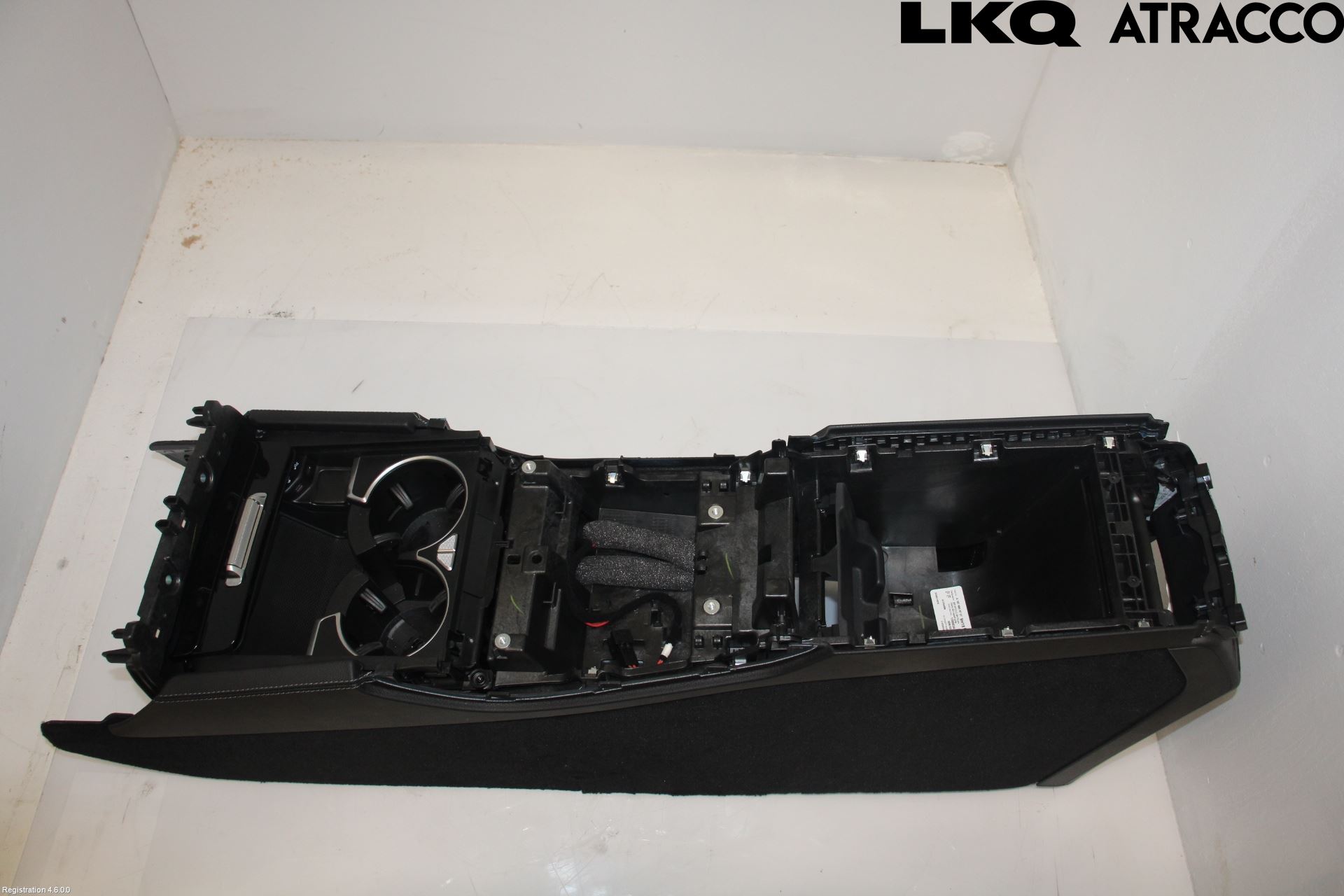 Mercedes-Benz MB GLE-KLASS (W167/V167/C167) 19- Instrumentkonsoll Mitt