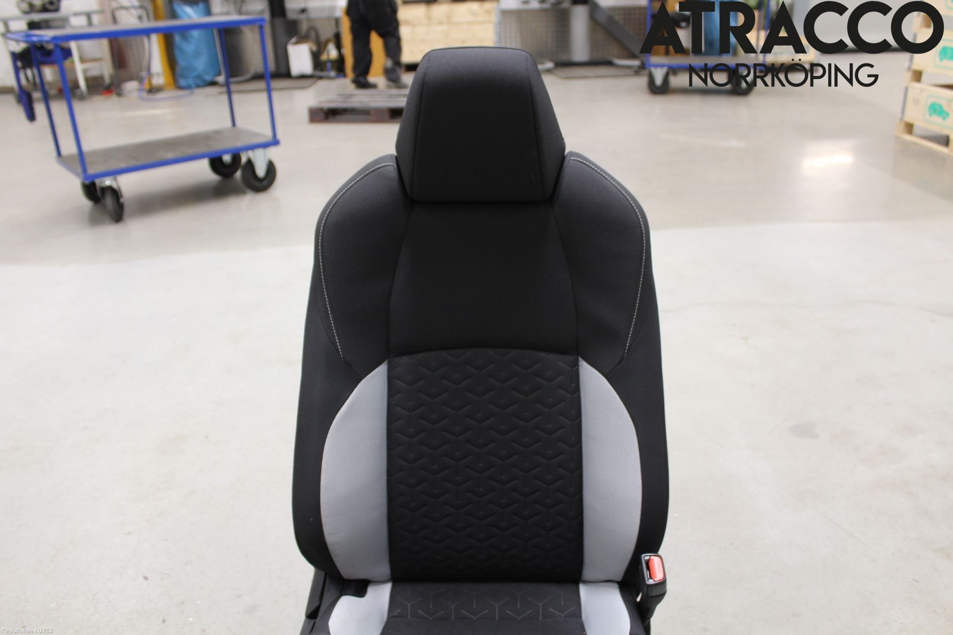 Toyota COROLLA 19- Inredning Stol Fram Vä