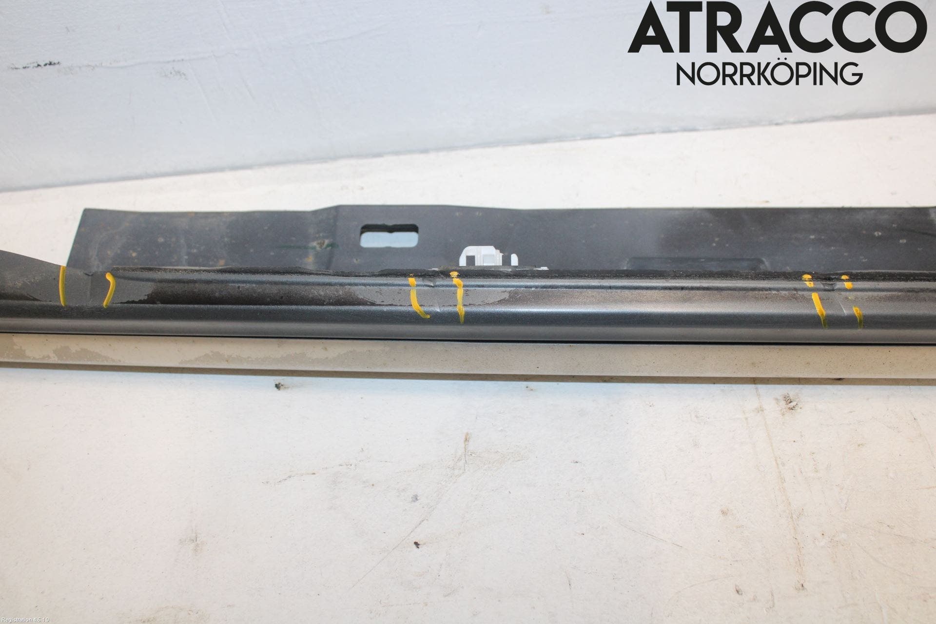 Audi A6 ALLROAD 12-18 Sidokjol Vä